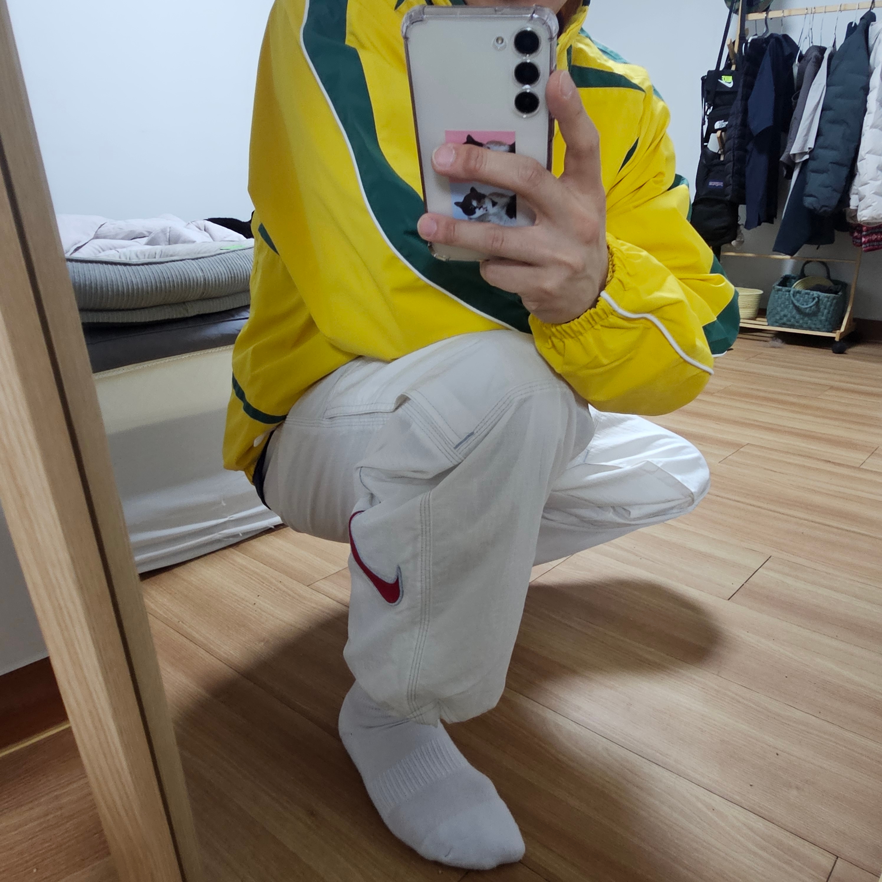 Supreme x Nike Ripstop Track Pants White - 24SS, Palace Pro Team 02 Shell Jacket Yellow - 24FW 착용 스타일 - 1