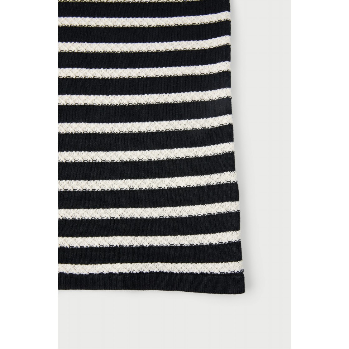 이로 마나우스 스트라이프 숏 슬리브 니트 블랙 패턴(Iro Manaus Stripe Short Sleeve Knit Black Pattern) - 5
