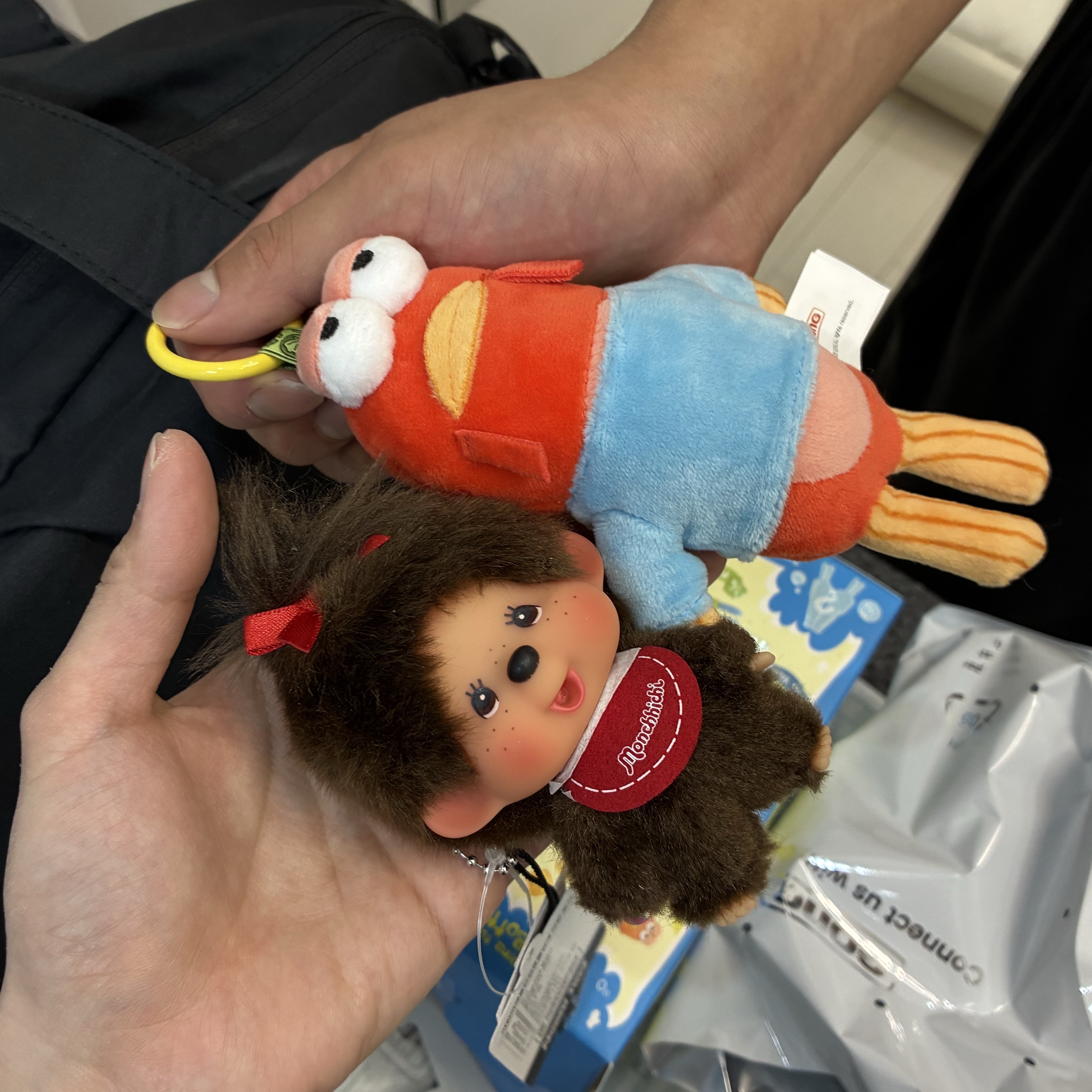 Pop Mart Bikini Bottom Buddies Whimsical Plush (1 Blind Box), Monchhichi Bighead SS Girl Key Chain Brown 착용 스타일