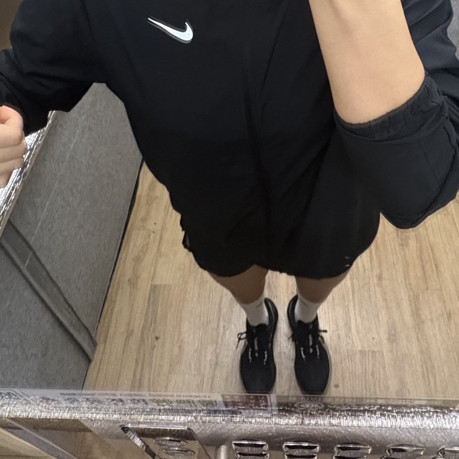 Asics Novablast 5 Platinum Black 착용 스타일 - 2