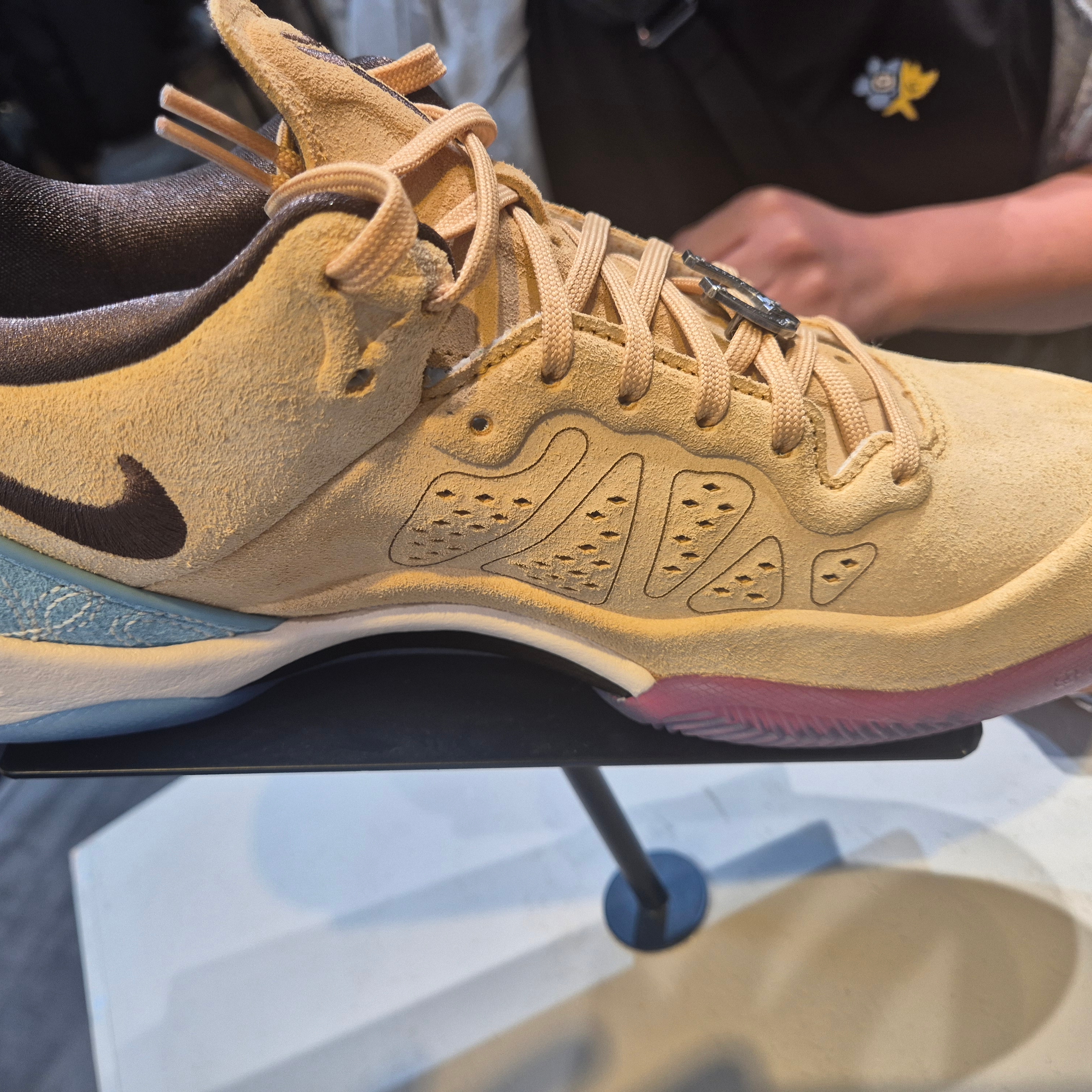 Nike Kobe 8 Protro Siempre Mio Twine and Baroque Brown 착용 스타일 - 3