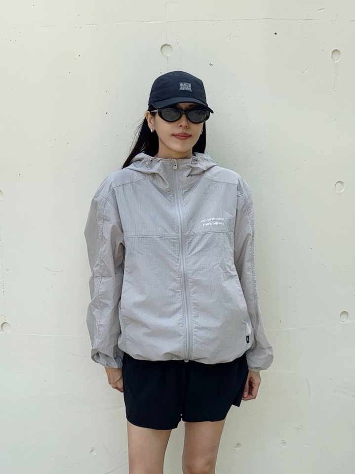 Supreme x Marithe Francois Girbaud Sport Camp Cap Black - 25SS, [KREAM 단독] runwhither Windbreaker Jacket V2 Gray 착용 스타일 - 1
