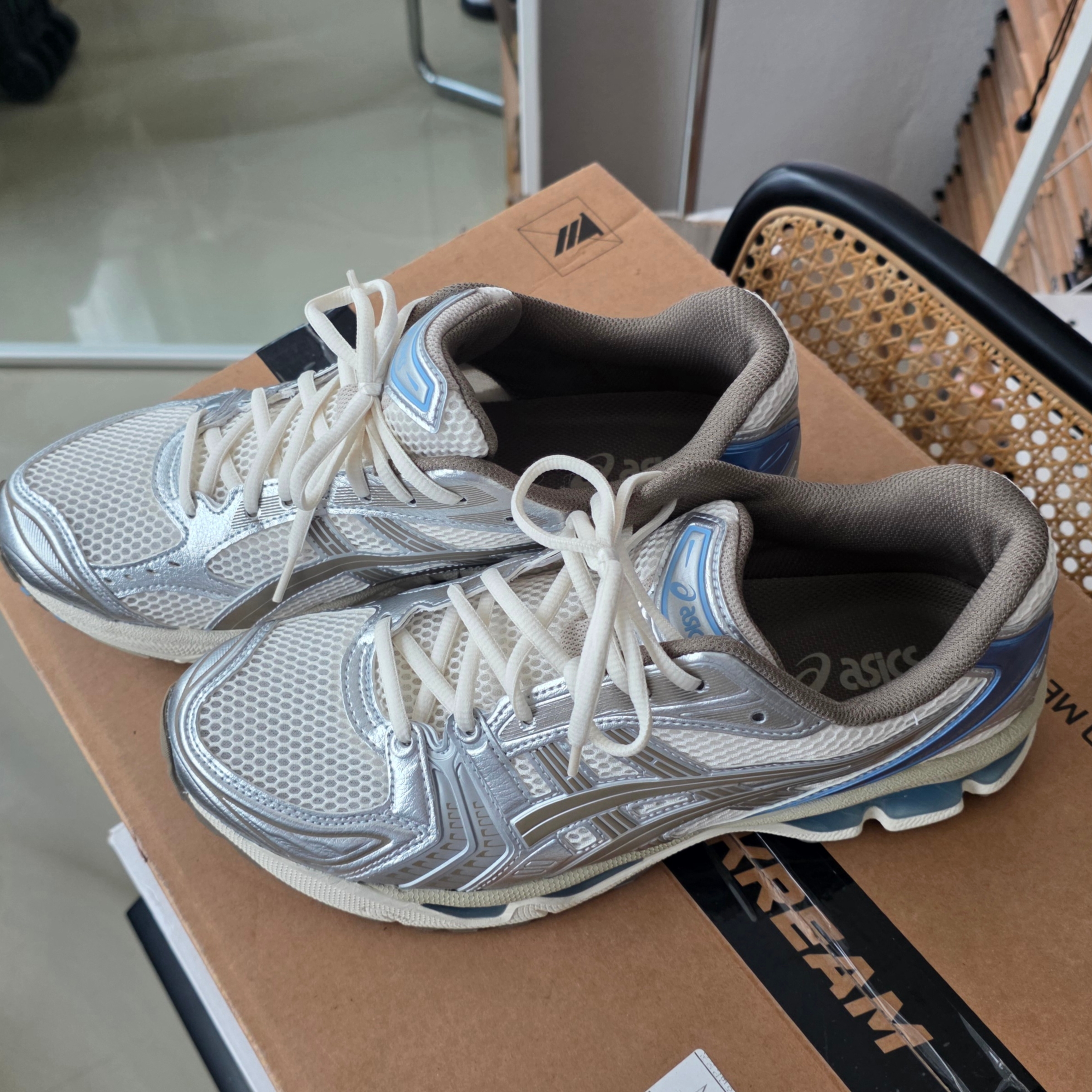 (W) Asics Gel-Kayano 14 Cream Pepper 착용 스타일