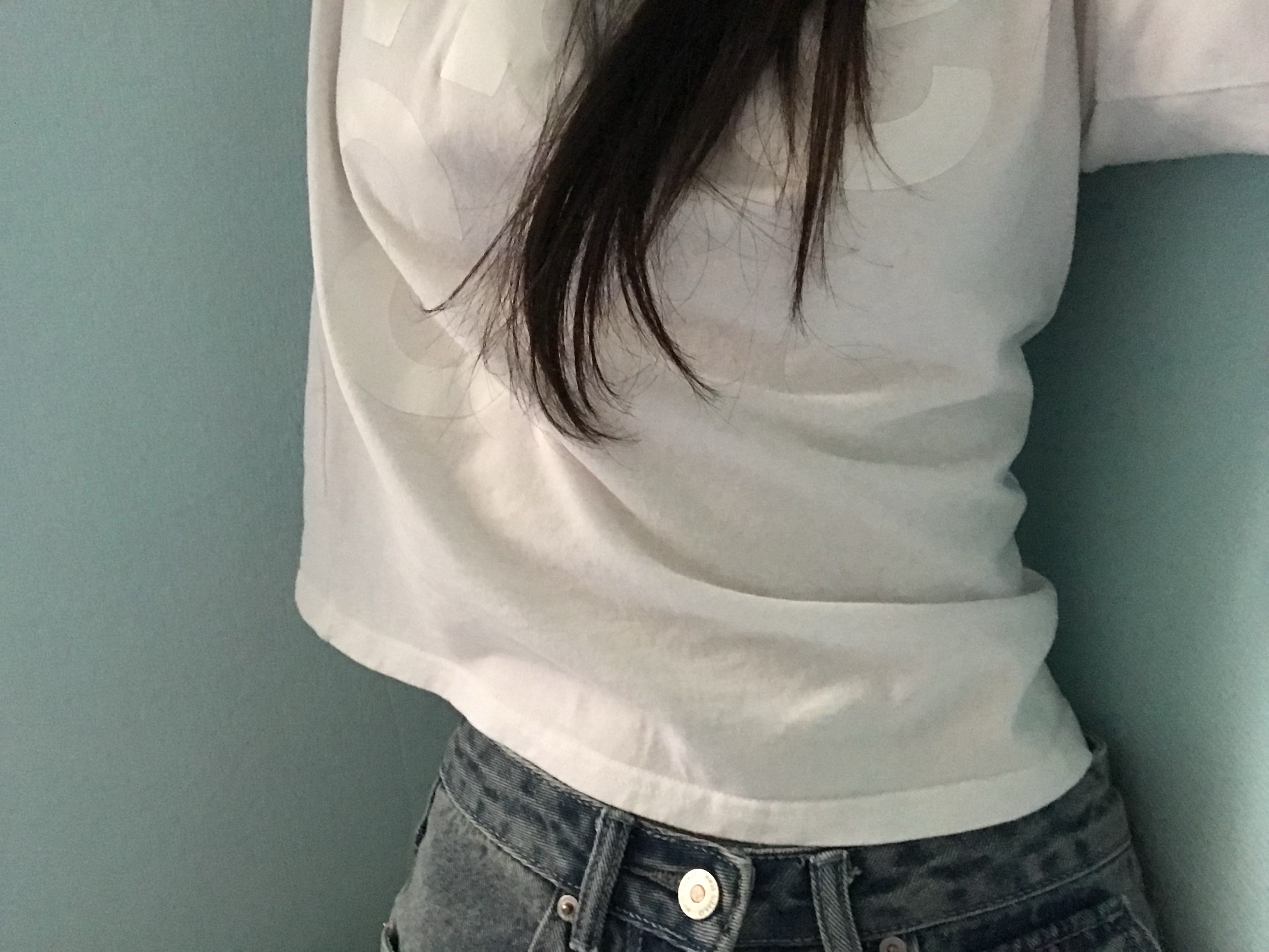 [KREAM 단독] Safarispot Women 1/2 Basic Safari LS T-Shirt White 착용 스타일