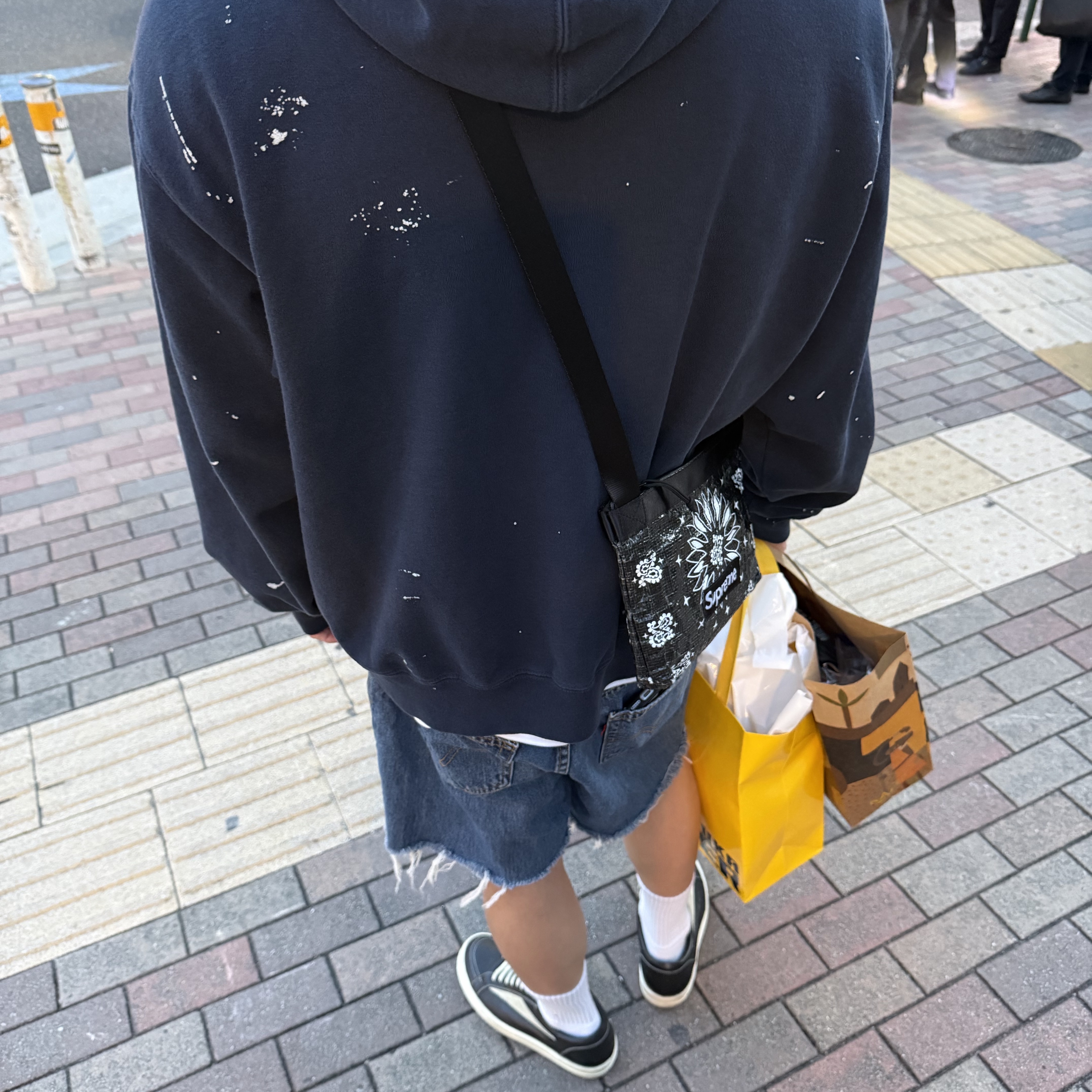 Supreme x MM6 Maison Margiela Box Logo Zip Up Hooded Sweatshirt Navy - 26SS, Supreme x MM6 Maison Margiela Box Logo T-Shirt White - 24SS 착용 스타일 - 2
