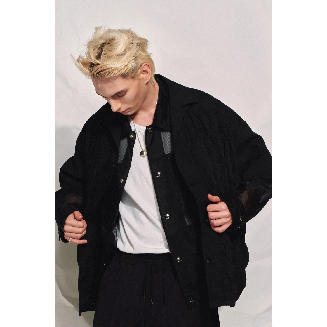 이로 에어론 시어 립스탑 트러커 블랙(Iro Aeron Sheer Ripstop Trucker Jacket Black) - 2