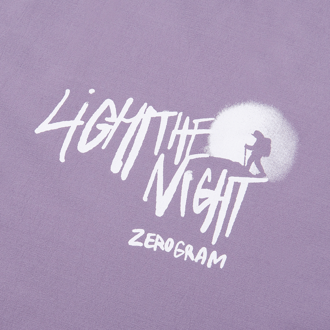 제로그램 LIGHT THE NIGHT Espol 그래픽 반팔 티셔츠(ZEROGRAM Light The Night Espol Graphic SS Lilac) - 3