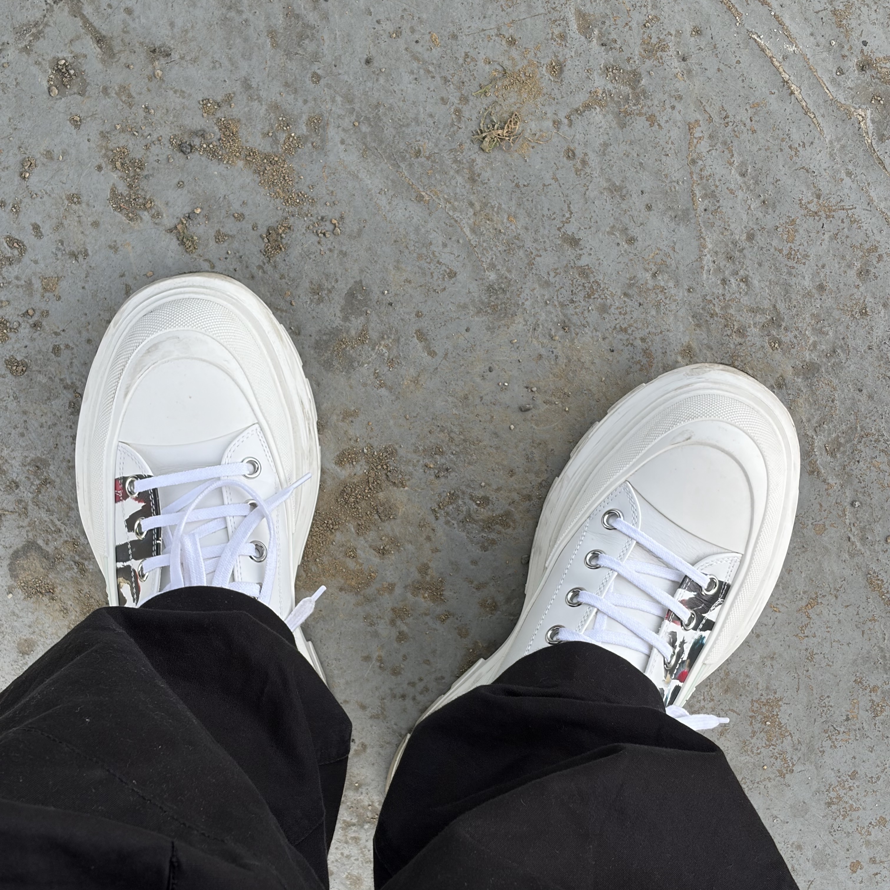 Alexander McQueen Tread Slick Boot White Multi 착용 스타일