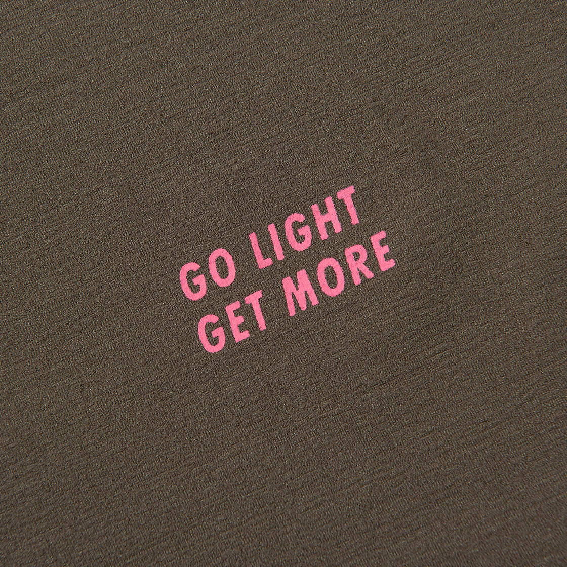 제로그램 LIGHT THE NIGHT Espol 그래픽 반팔 티셔츠(ZEROGRAM Light The Night Espol Graphic SS Brown) - 4