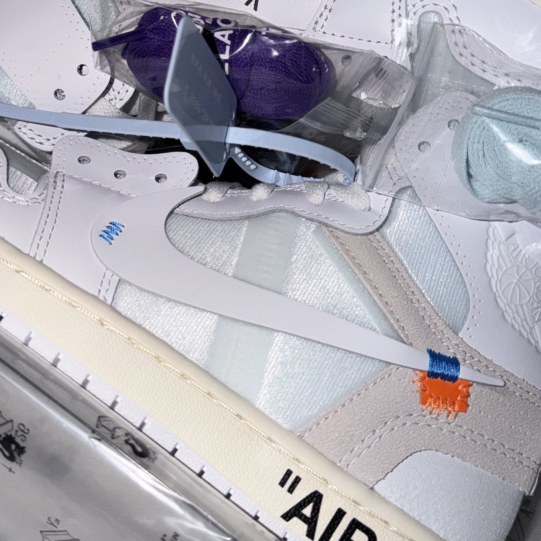 Jordan 1 x Virgil Abloh Archive Retro High Alaska White 착용 스타일