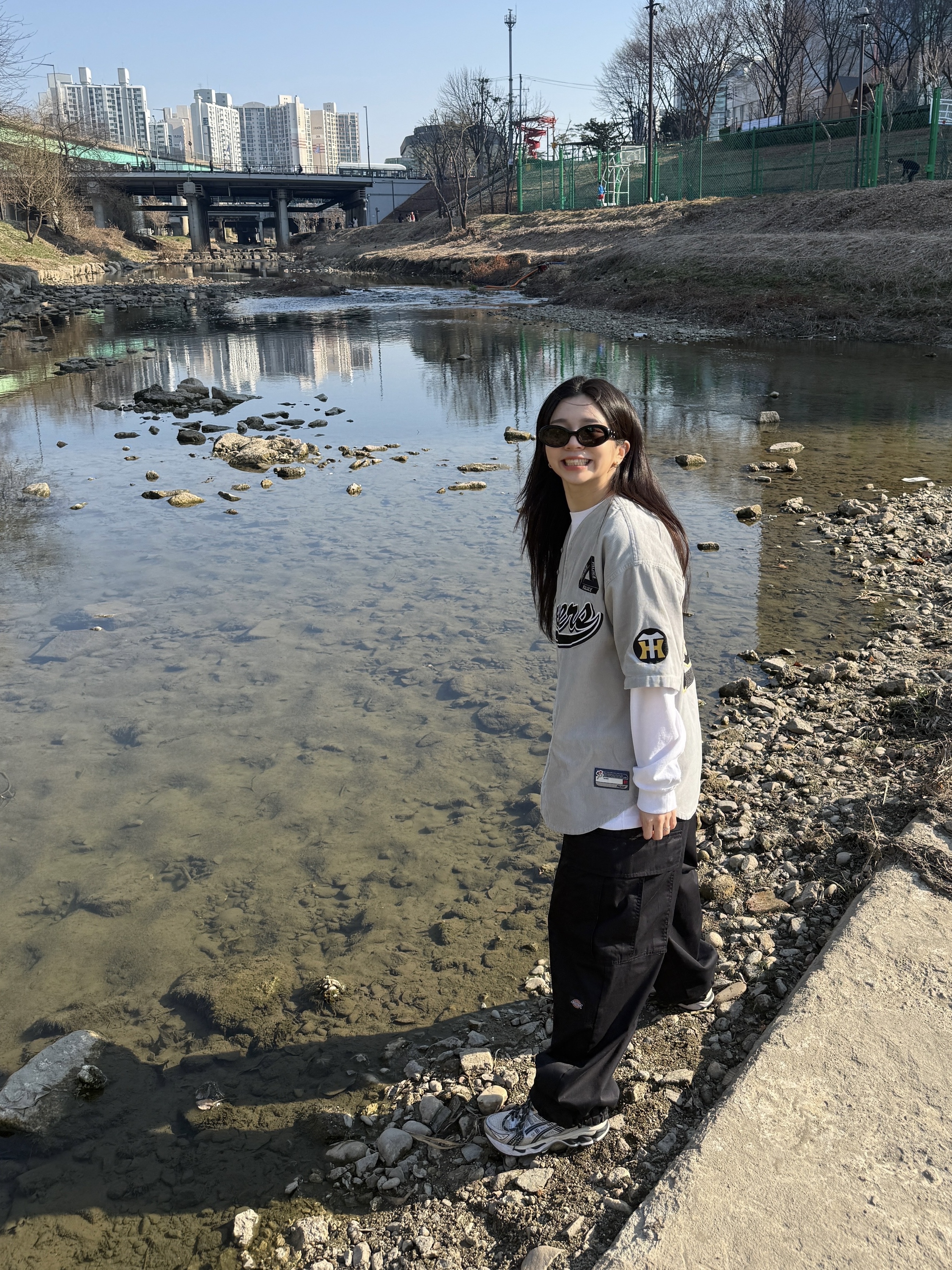 Palace Hanshin Tigers Jersey Stone - 25SS, Gentle Monster x Maison Margiela MM005 Black Black 착용 스타일 - 4