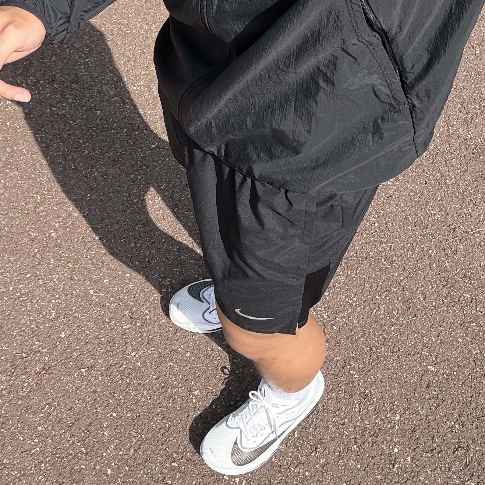 Nike Zoom Fly 6 White Smoke Grey, Nike Stride Repel UV Running Jacket Black - Asia 착용 스타일 - 2