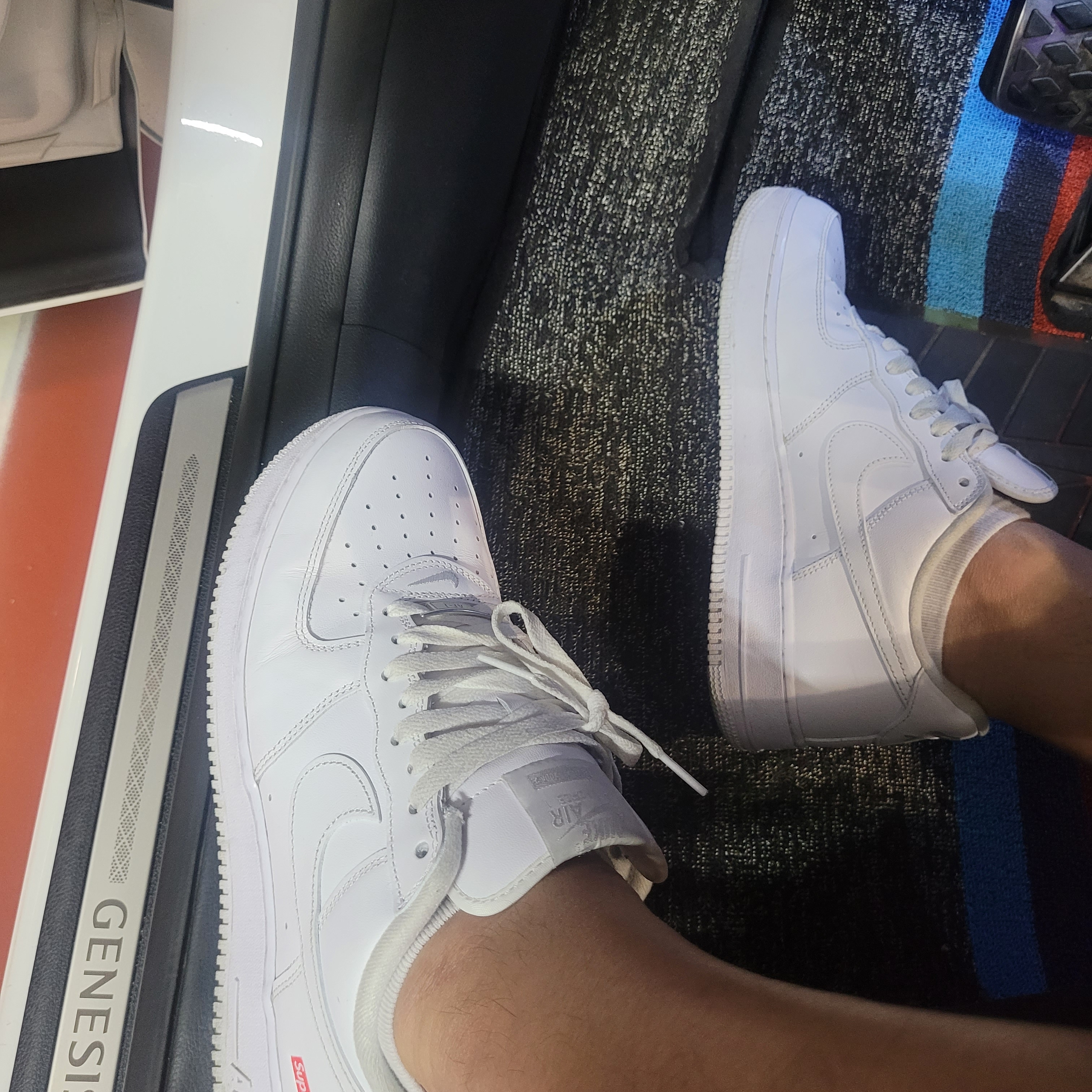 Nike x Supreme Air Force 1 Low White 착용 스타일