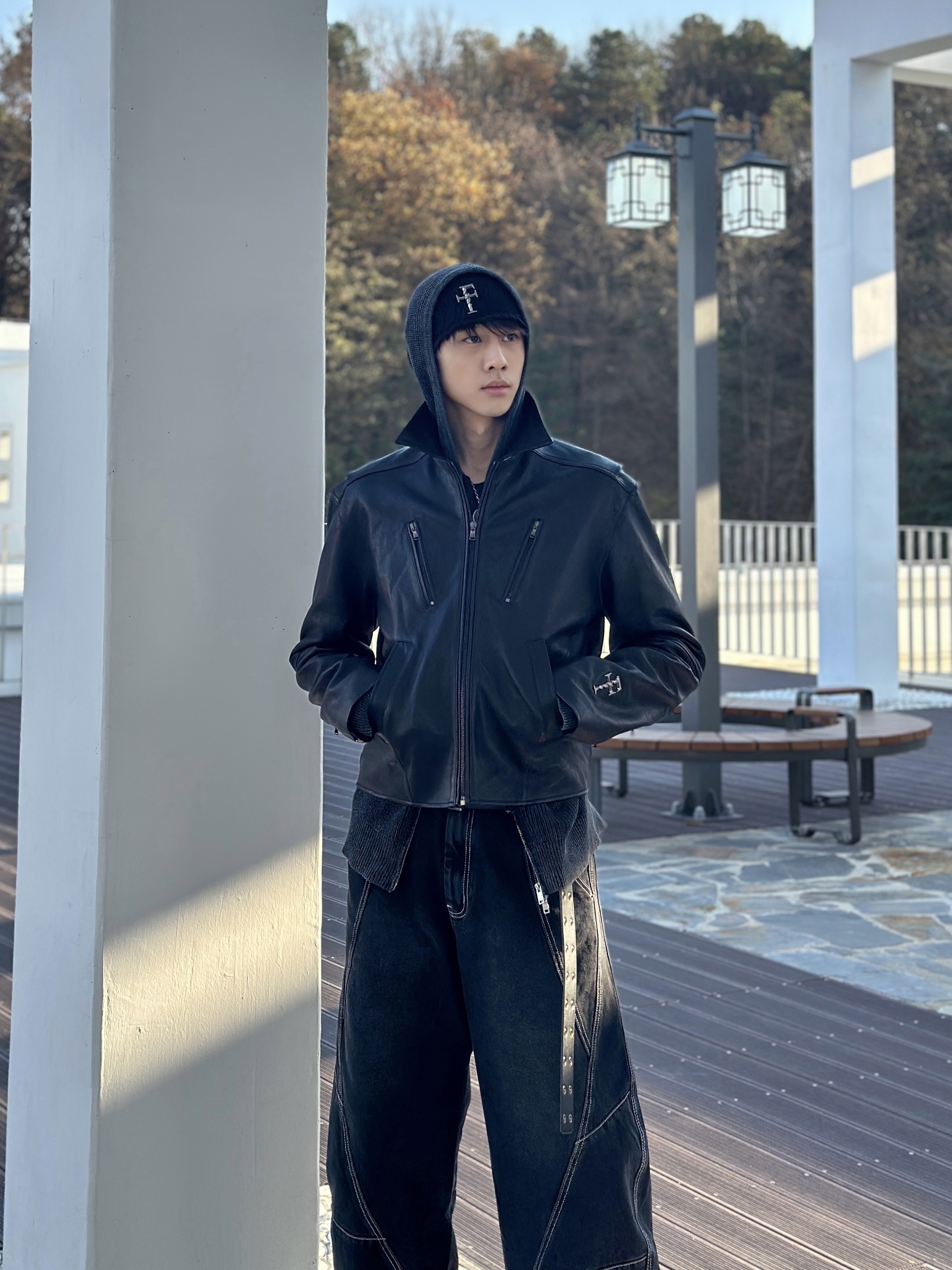 Farfromwhat Far Small F Charm Beanie_Black, Force Sensitive FST Eyelet Studded Long Belt 착용 스타일 - 1