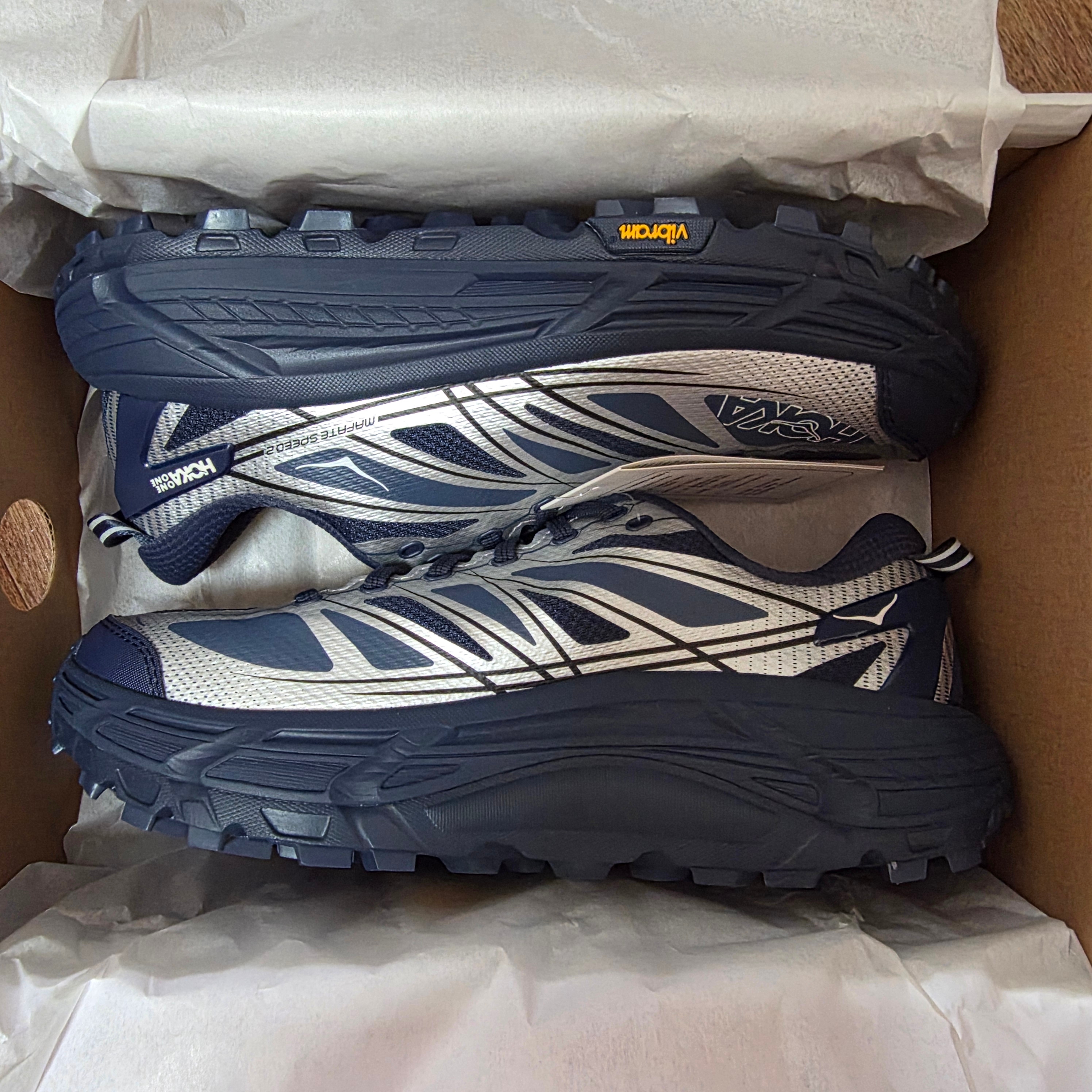 Hoka Mafate Speed 2 Varsity Navy Silver 착용 스타일