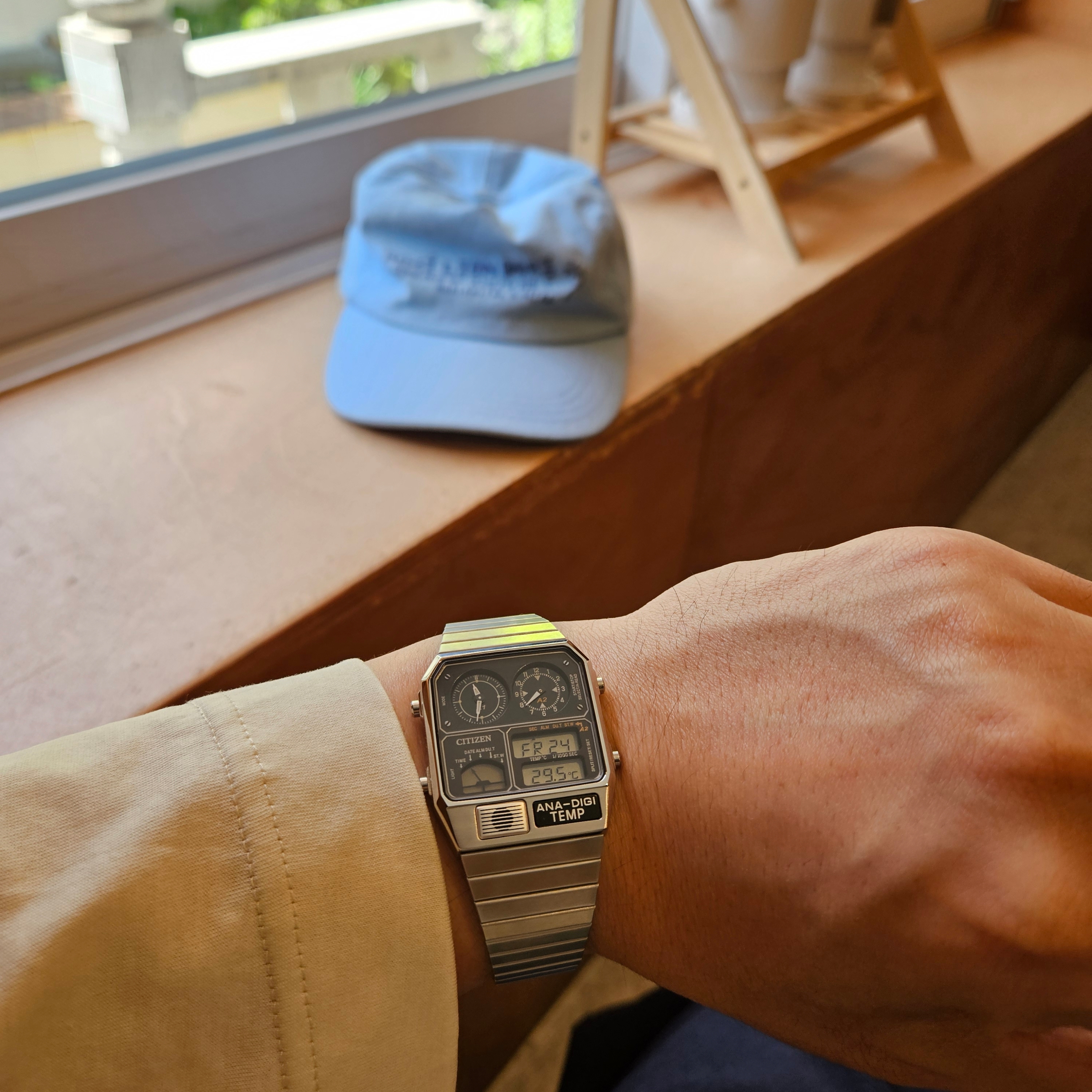 Citizen Chronograph Quartz 33mm Stainless Steel Silver 착용 스타일 - 1