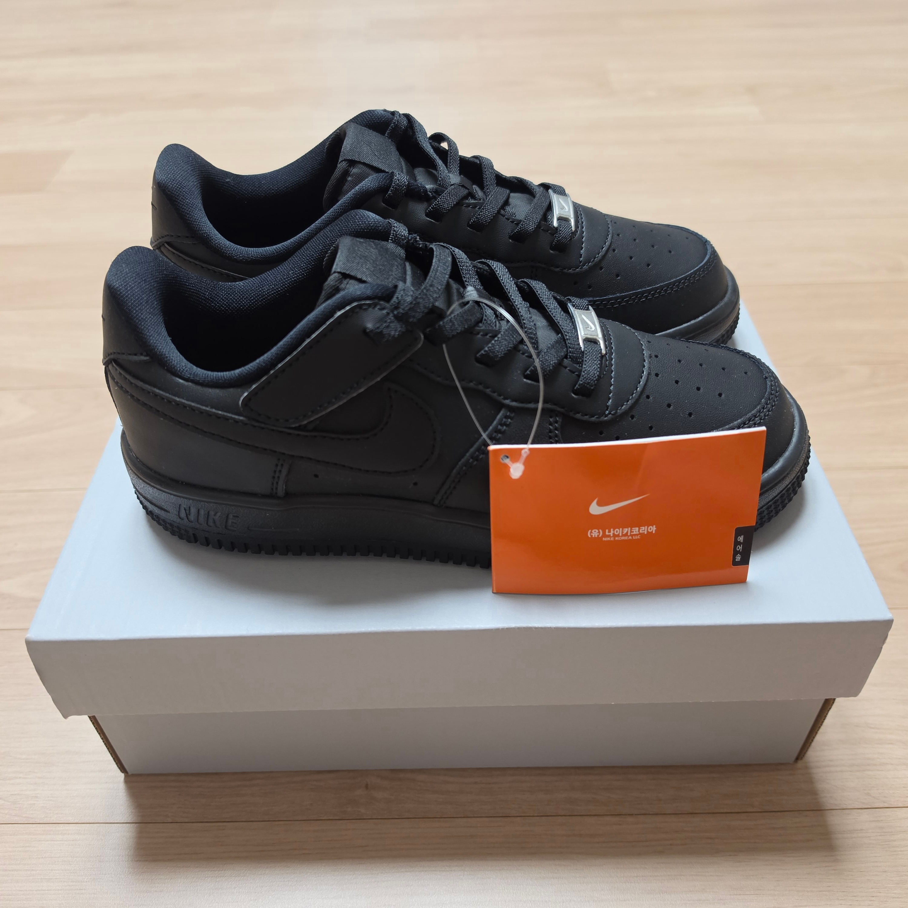 (PS) Nike Force 1 Low EasyOn White 착용 스타일 - 1