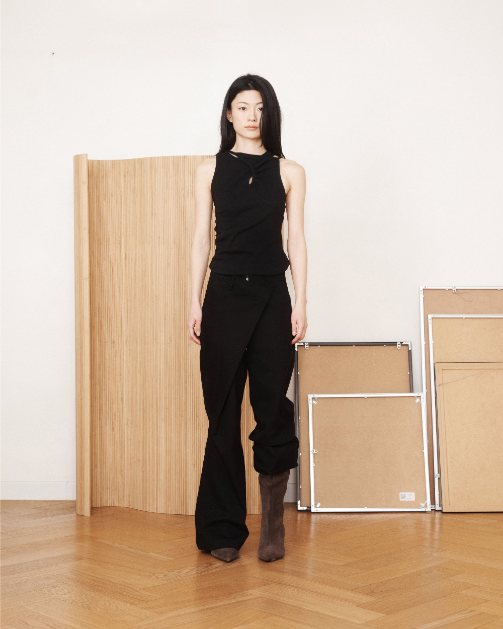 미와이후 레이어드 셔링 슬리브리스 블랙(Miyhoo Layered Shirring Sleeveless Black) - 3
