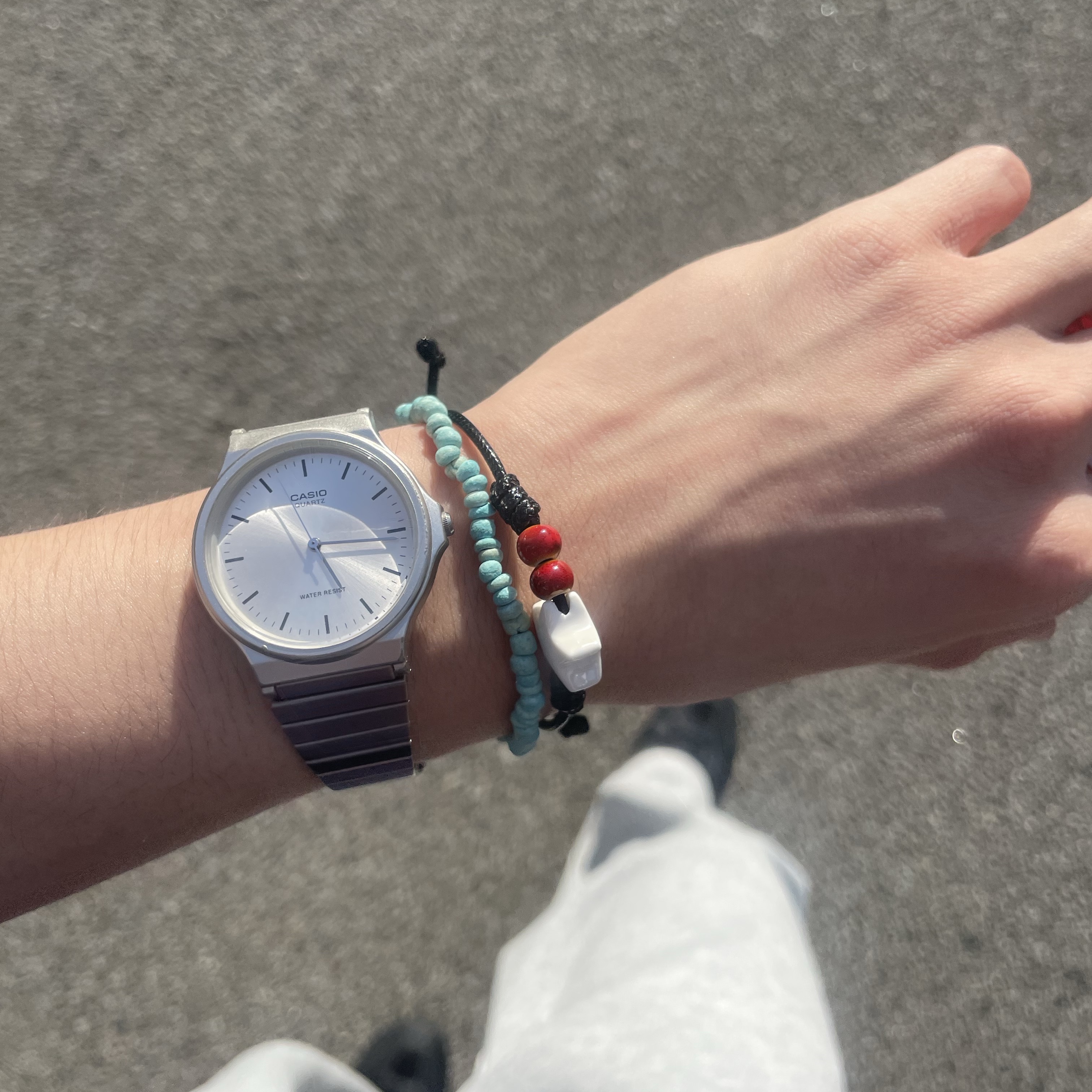 Casio MQ-24D-7E 착용 스타일