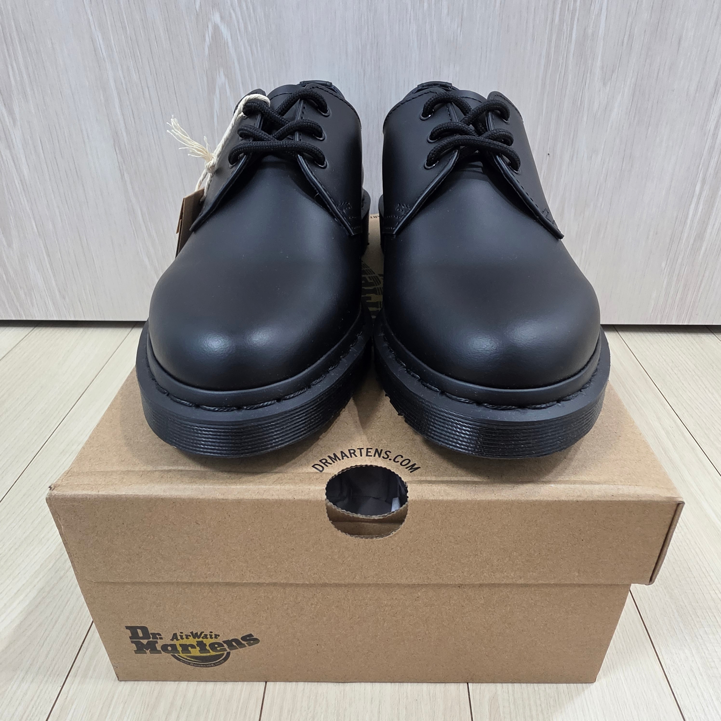 Dr. Martens 1461 Mono Black 착용 스타일 - 2