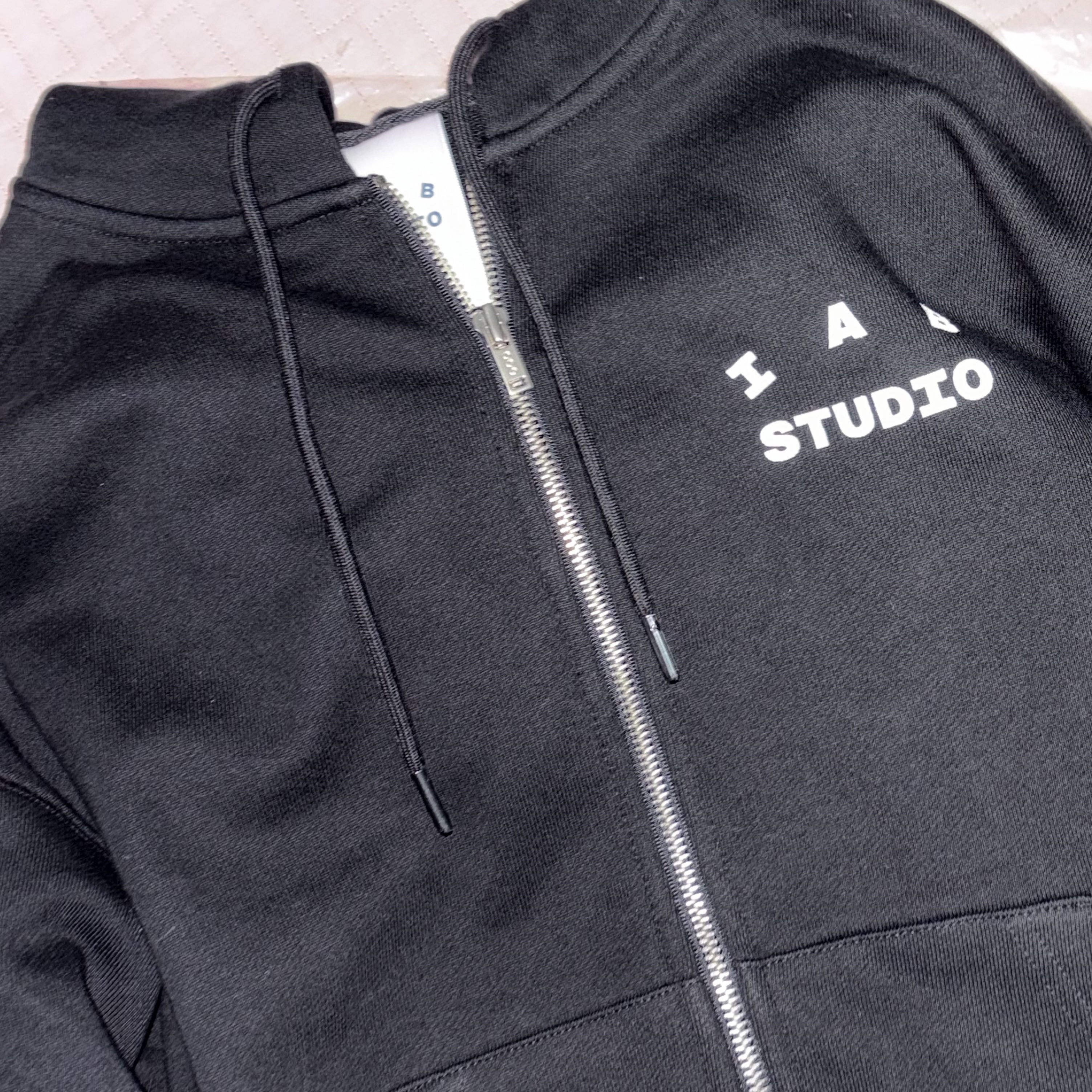 IAB Studio Zip-Up Hoodie Black - 26SS 착용 스타일 - 2