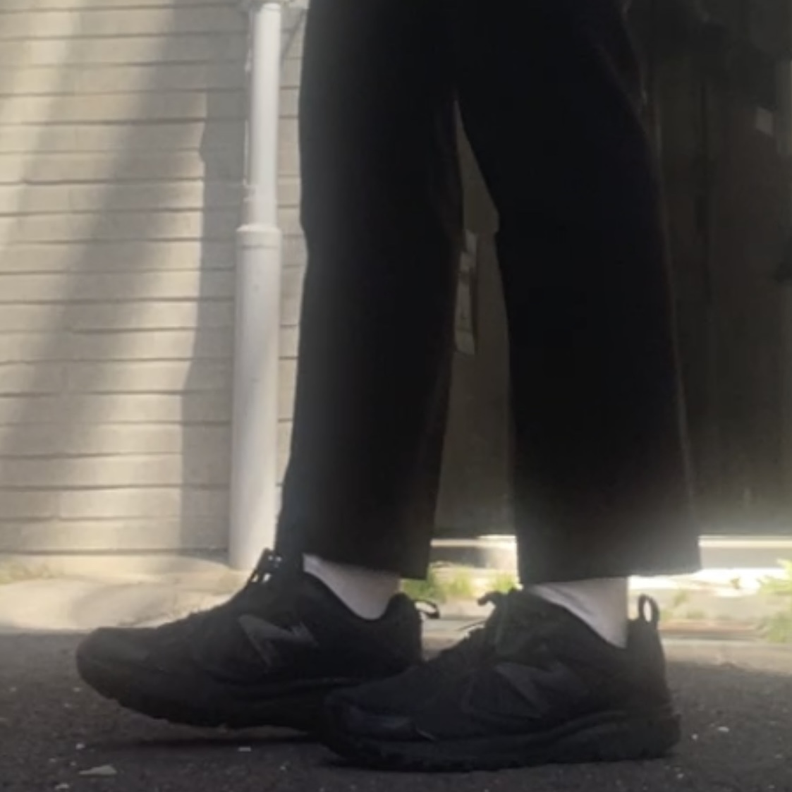 New Balance 410v5 Black - 2E Wide 착용 스타일 - 2