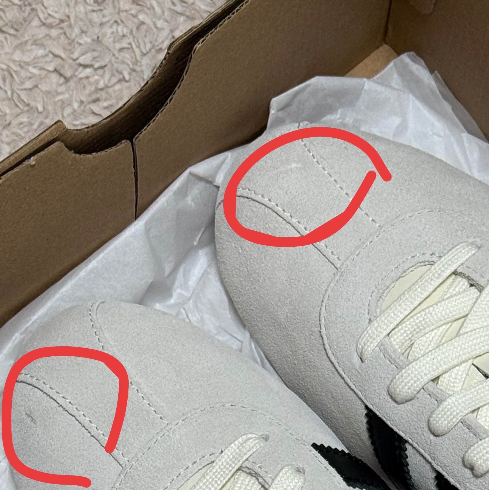 (W) Adidas Tokyo Off White Core Black 착용 스타일 - 2
