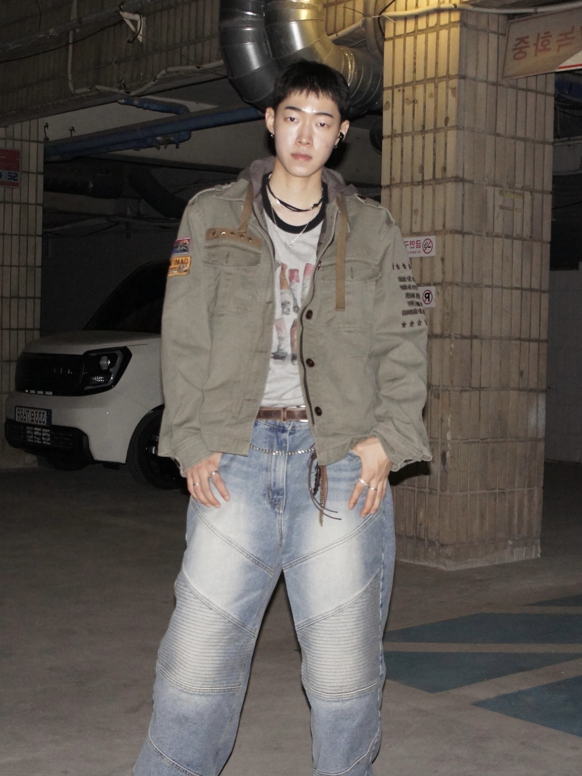 Blue Sunflower Vintage Washed Hooded Jacket, Aakam Washed Zipper Slit Denim Pants Sky Blue 착용 스타일 - 1