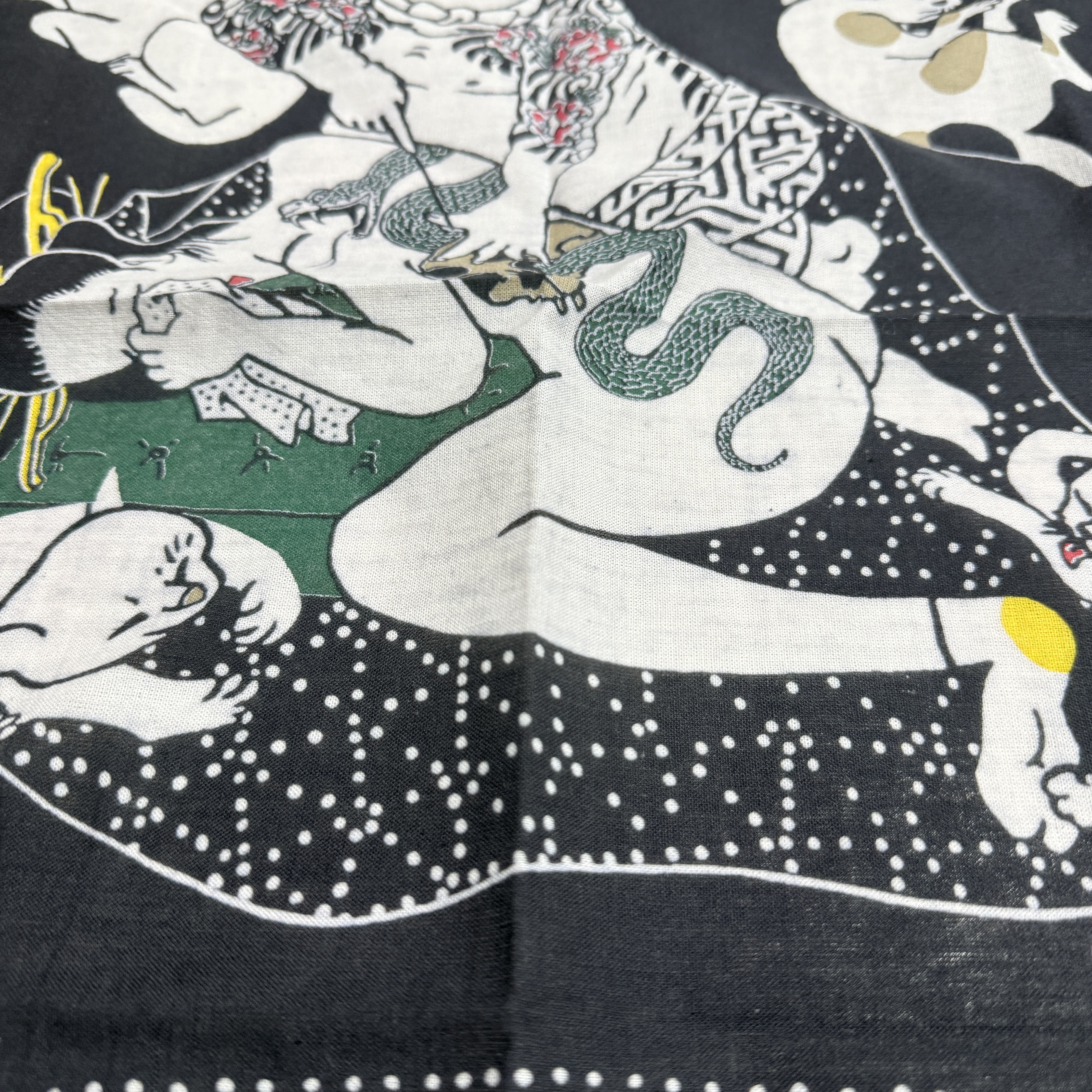 Kapital Fastcolor Selvedge Bandana Rain Skull No Woman No Cry Black 착용 스타일 - 1