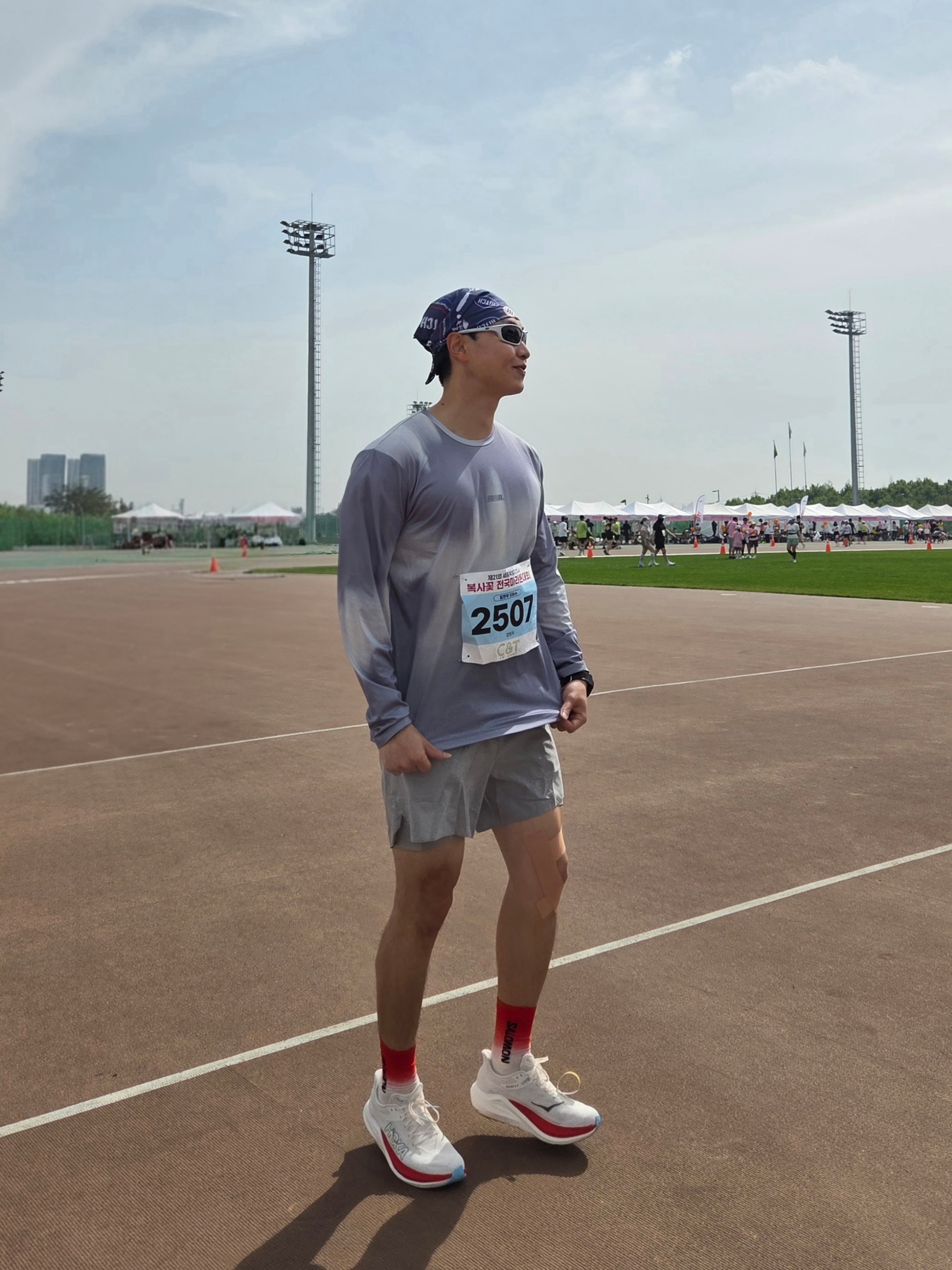 Hoka Rocket X 3 Alabaster Frost, [KREAM 단독] runwhither Race Long Sleeve Sky Blue 착용 스타일 - 3