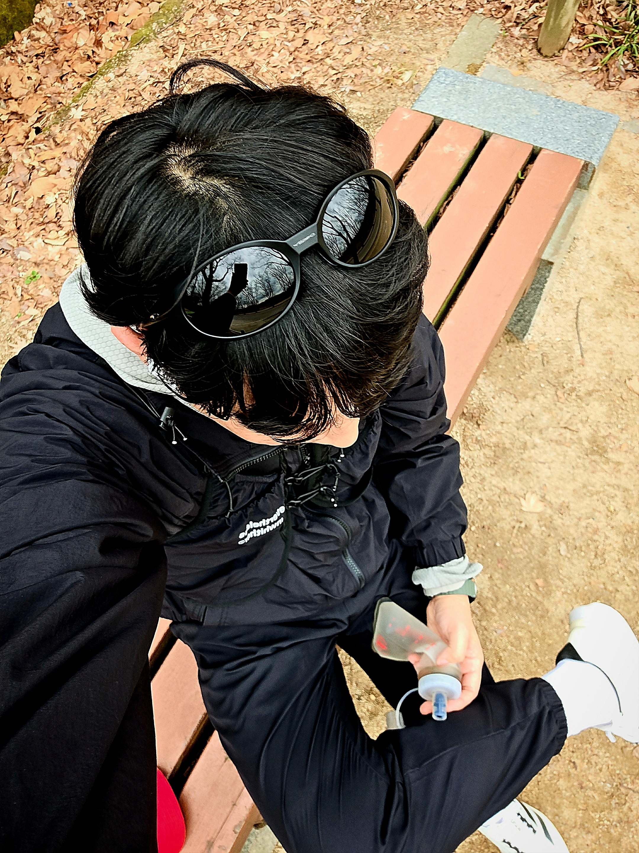 Oakley Eye Jacket Redux Matte Black Frame Prizm Grey Lenses High Bridge Fit, [KREAM 단독] runwhither Light Hoodie Sleeve Light Khaki 착용 스타일