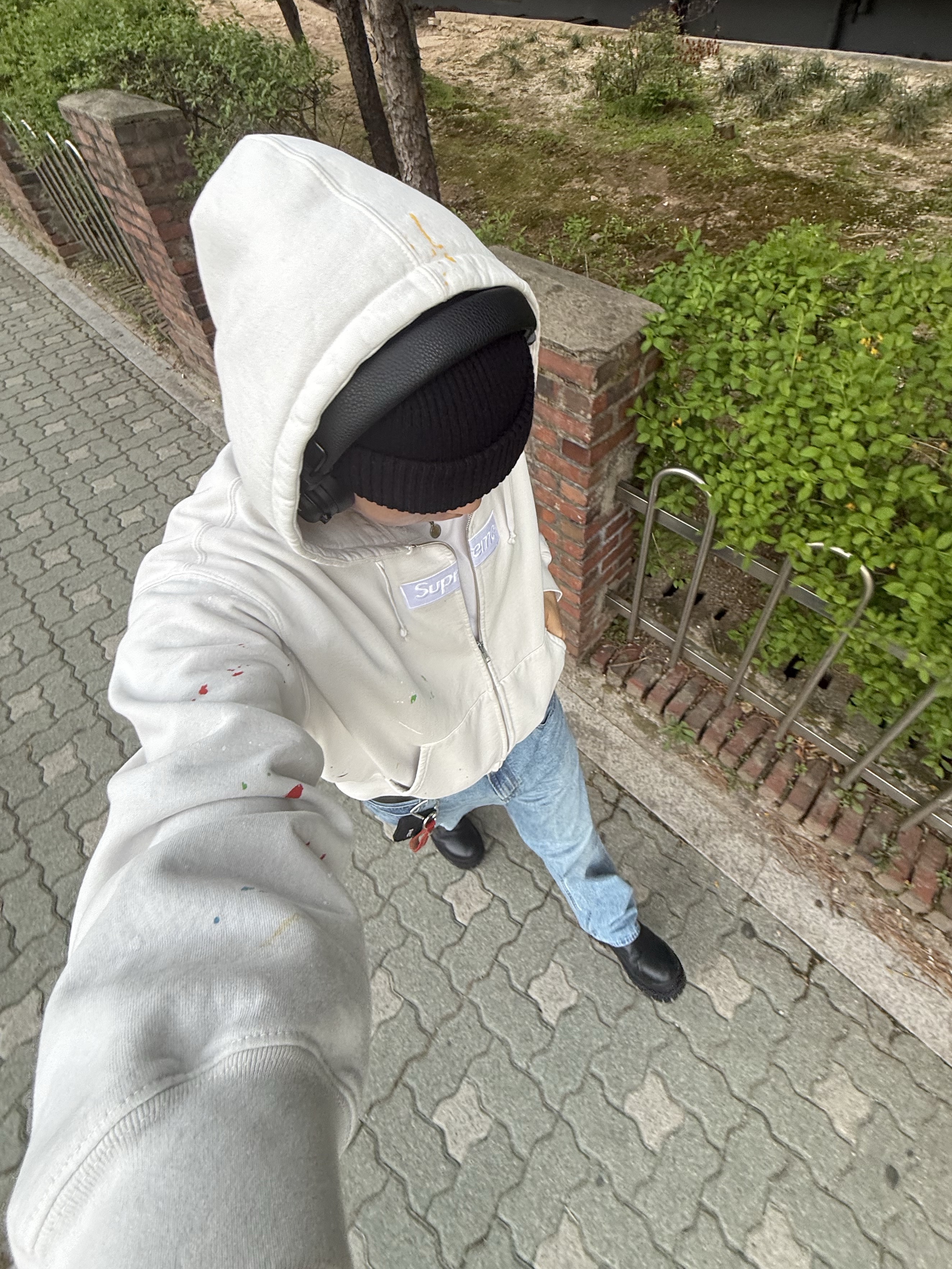 Supreme x MM6 Maison Margiela Box Logo Zip Up Hooded Sweatshirt White - 26SS, Uniqlo x JW Anderson Straight Jean Blue - KR 착용 스타일 - 1