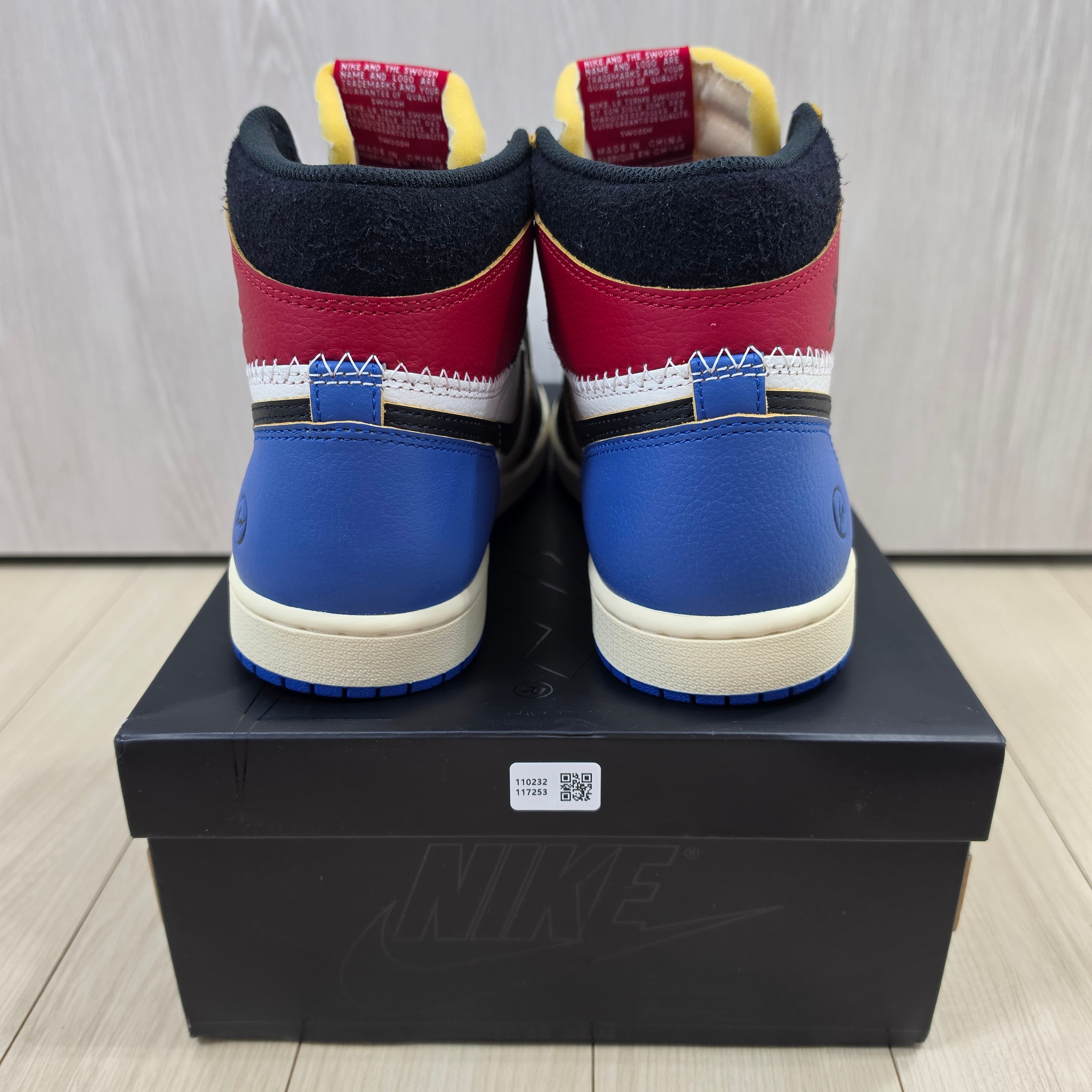 Jordan 1 x Fragment x Union LA Black and Varsity Red 착용 스타일 - 3