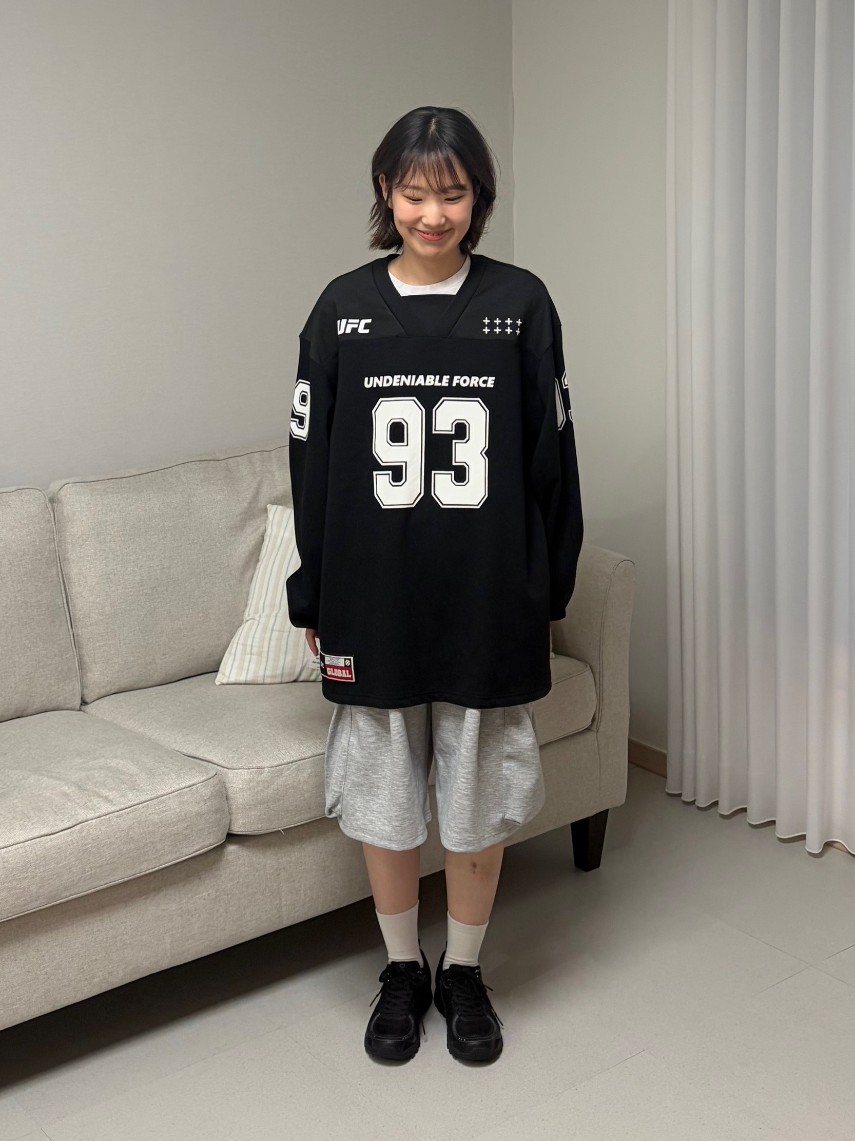 UFC SPORT Football Jersey Oversized Fit Long Sleeve Black 착용 스타일 - 3