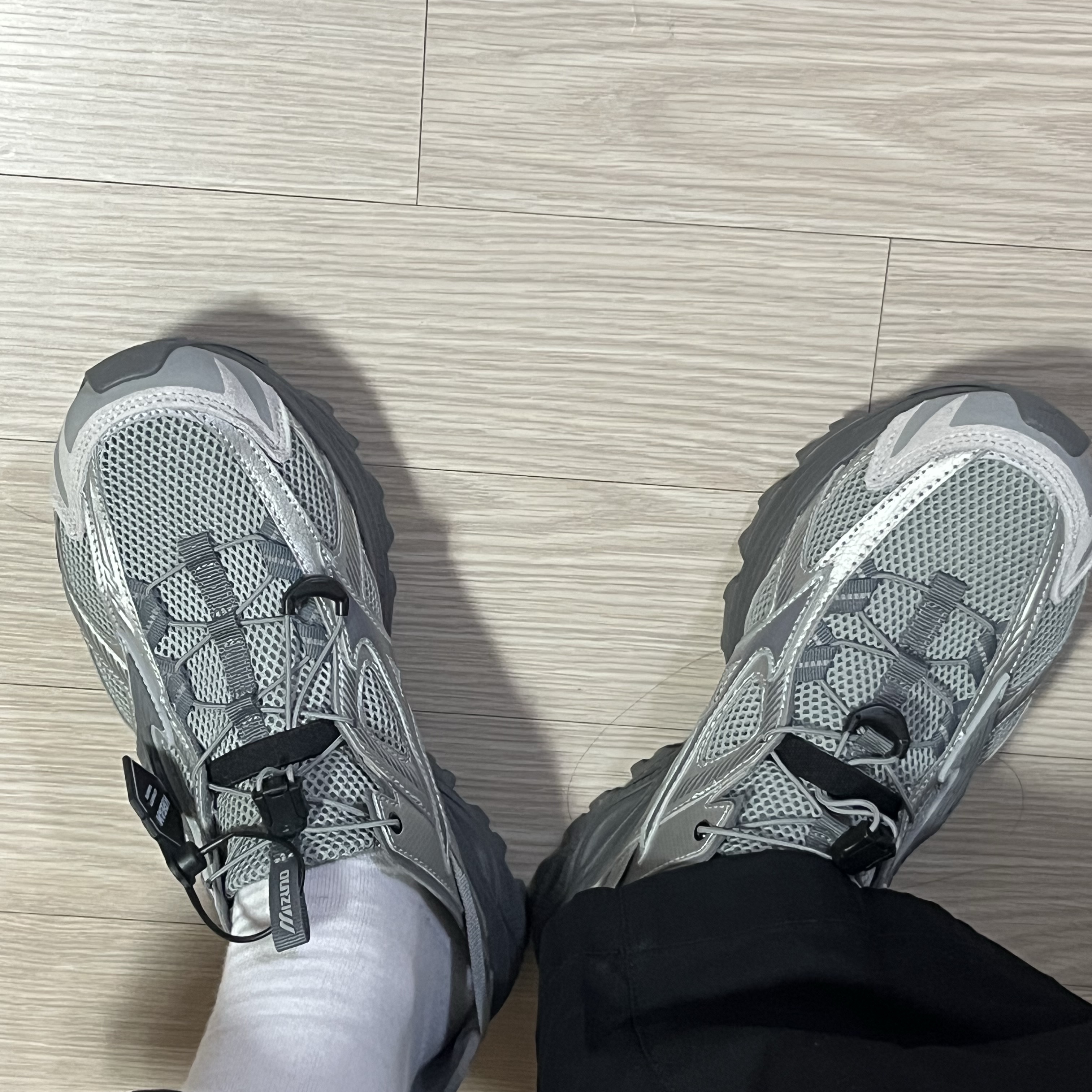 Mizuno Racer Trail SE Silver Grey 착용 스타일 - 1