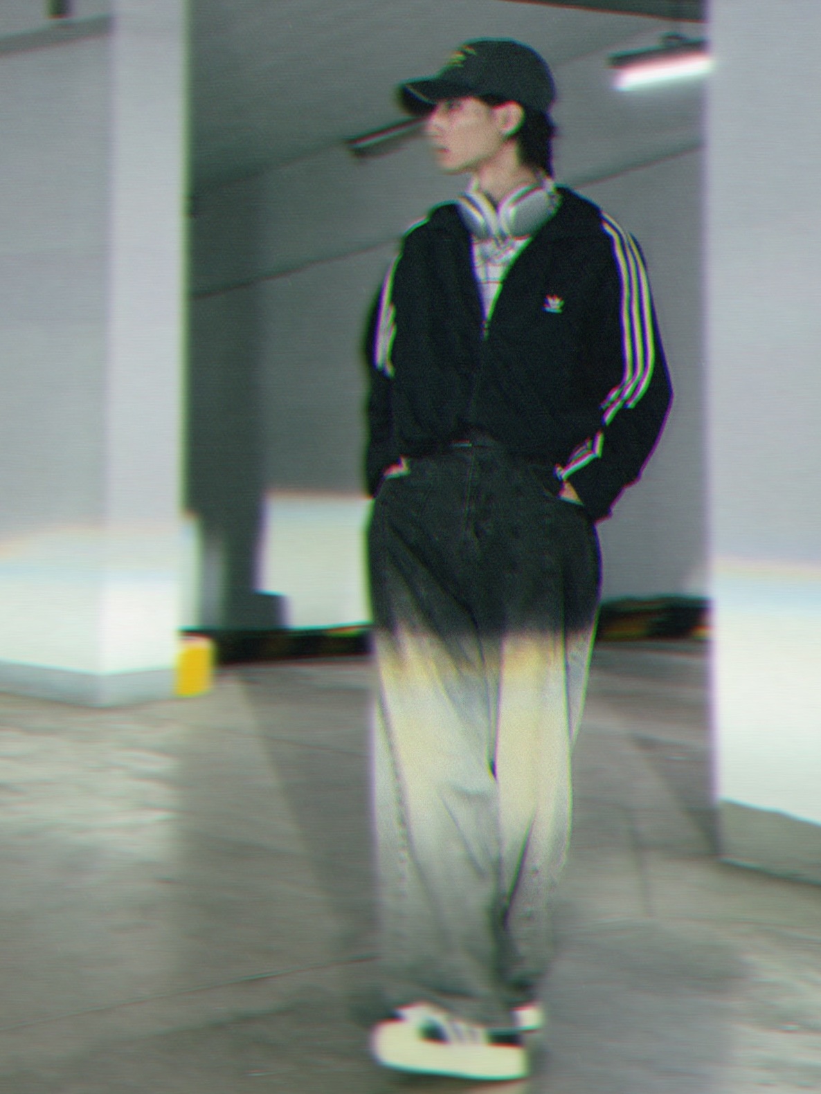 (W) Adidas Adilenium Oversized Track Top Black - KR Sizing, Apple AirPods Max Lightning Silver (Korean Ver.) 착용 스타일 - 5