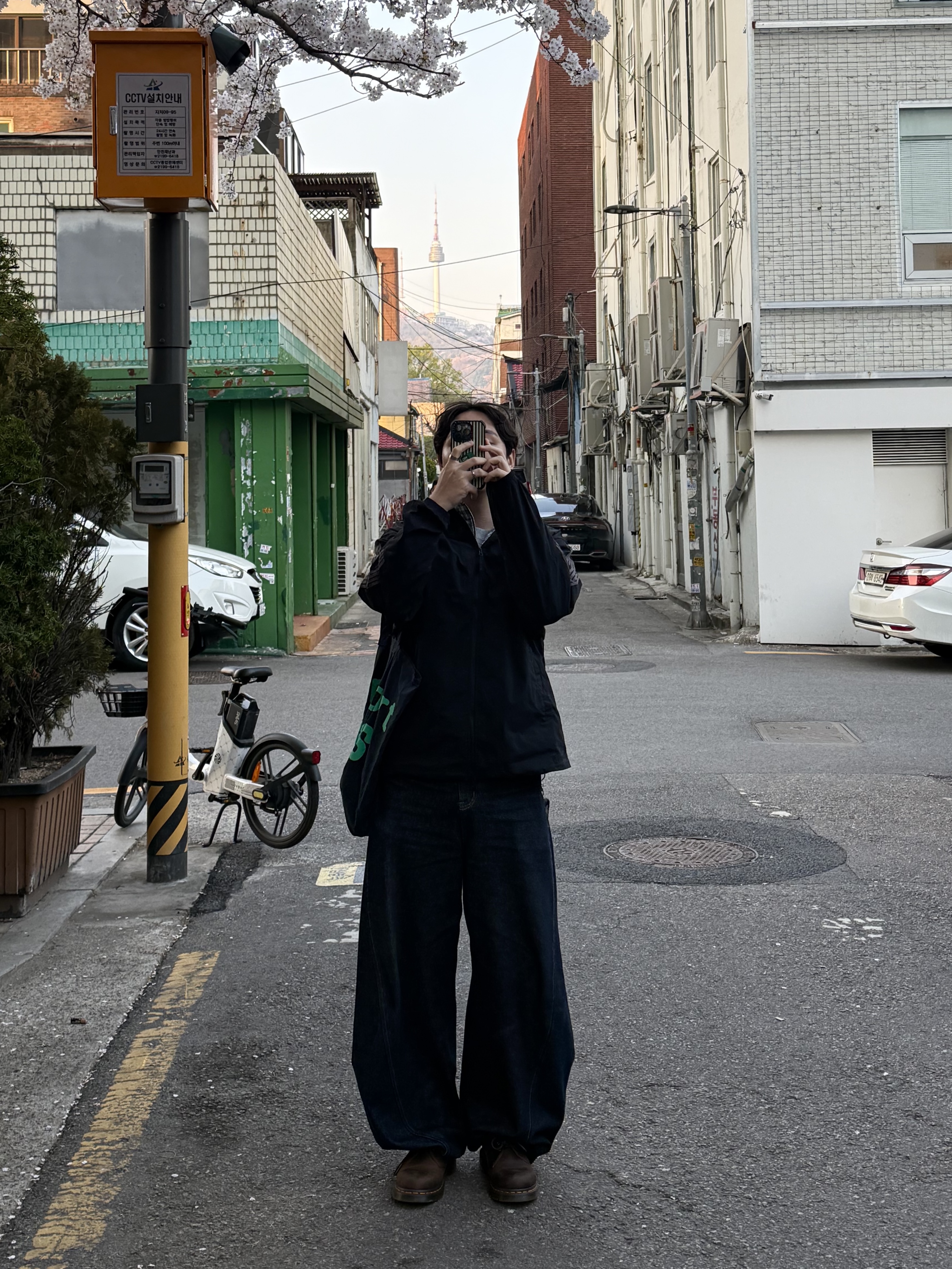 [더블적립] sunlovetour SSS Cotton Tote Navy, Dr. Martens 1461 Crazy Horse Dark Brown 착용 스타일 - 1