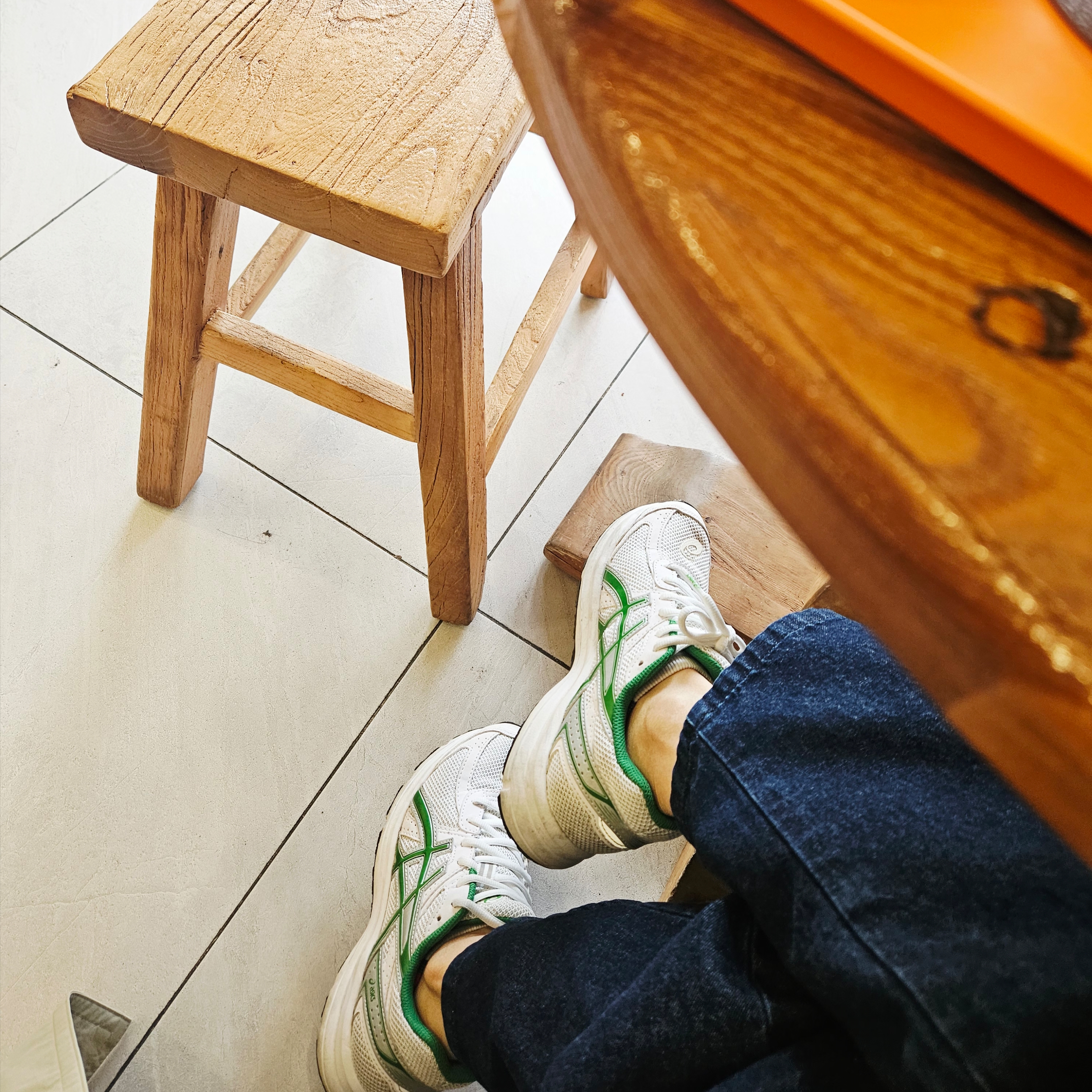 Asics Jog 100 S White Green - 2E Wide, Starbucks x Playmobil Buddy Mary 착용 스타일 - 1