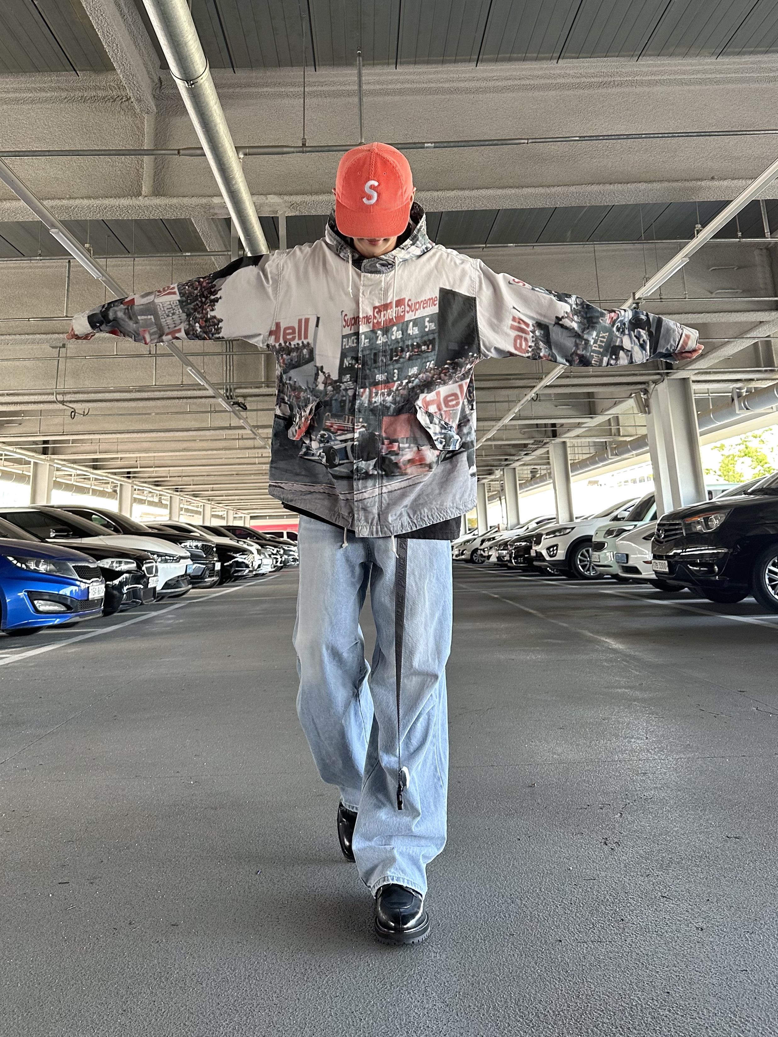 Supreme Grand Prix Parka Multi-Color - 19SS, Supreme Pigment Print S Logo 6-Panel Orange - 22FW 착용 스타일 - 2