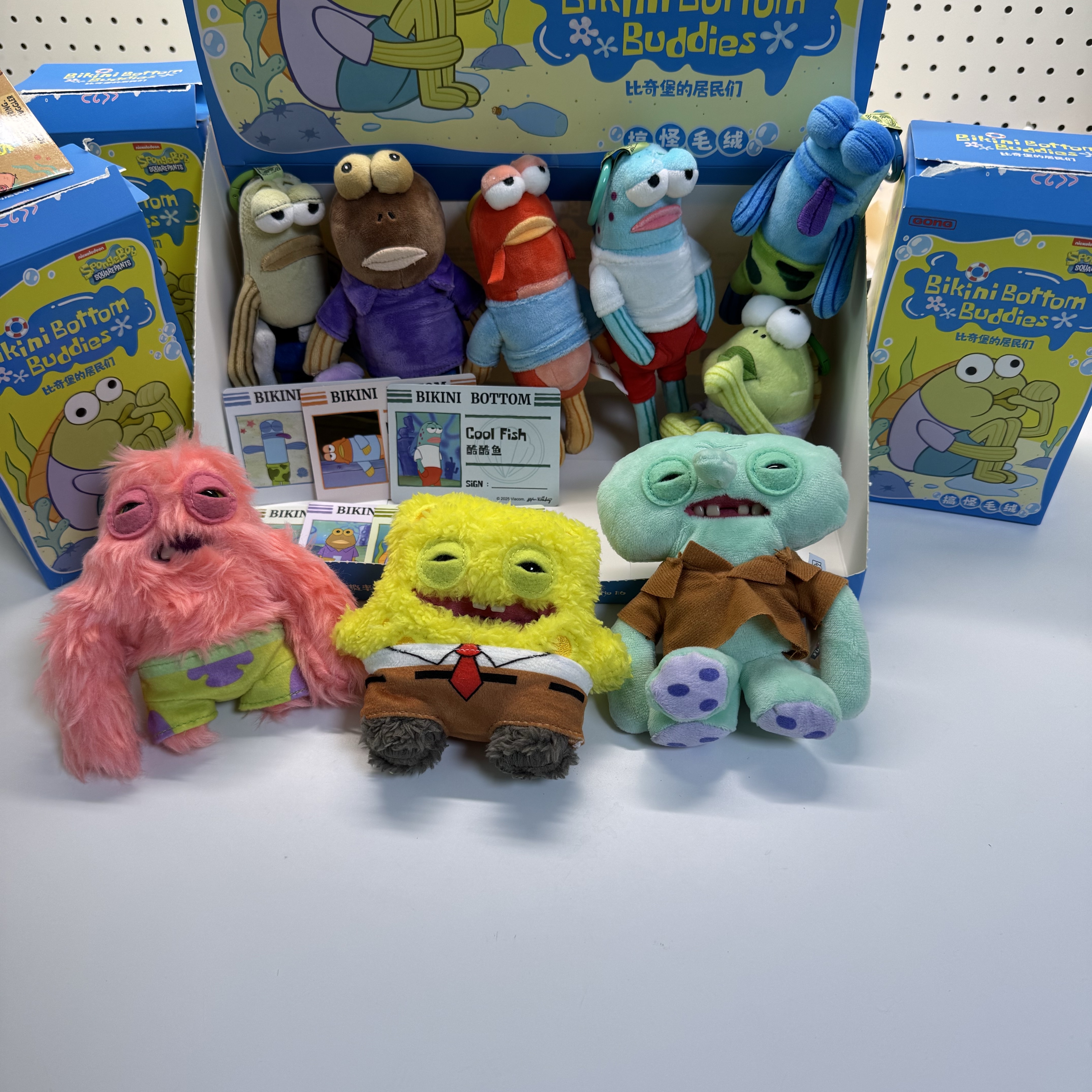 Fuggler Squidward Keyring, Fuggler x SpongeBob Patrick Star Keyring Pink 착용 스타일