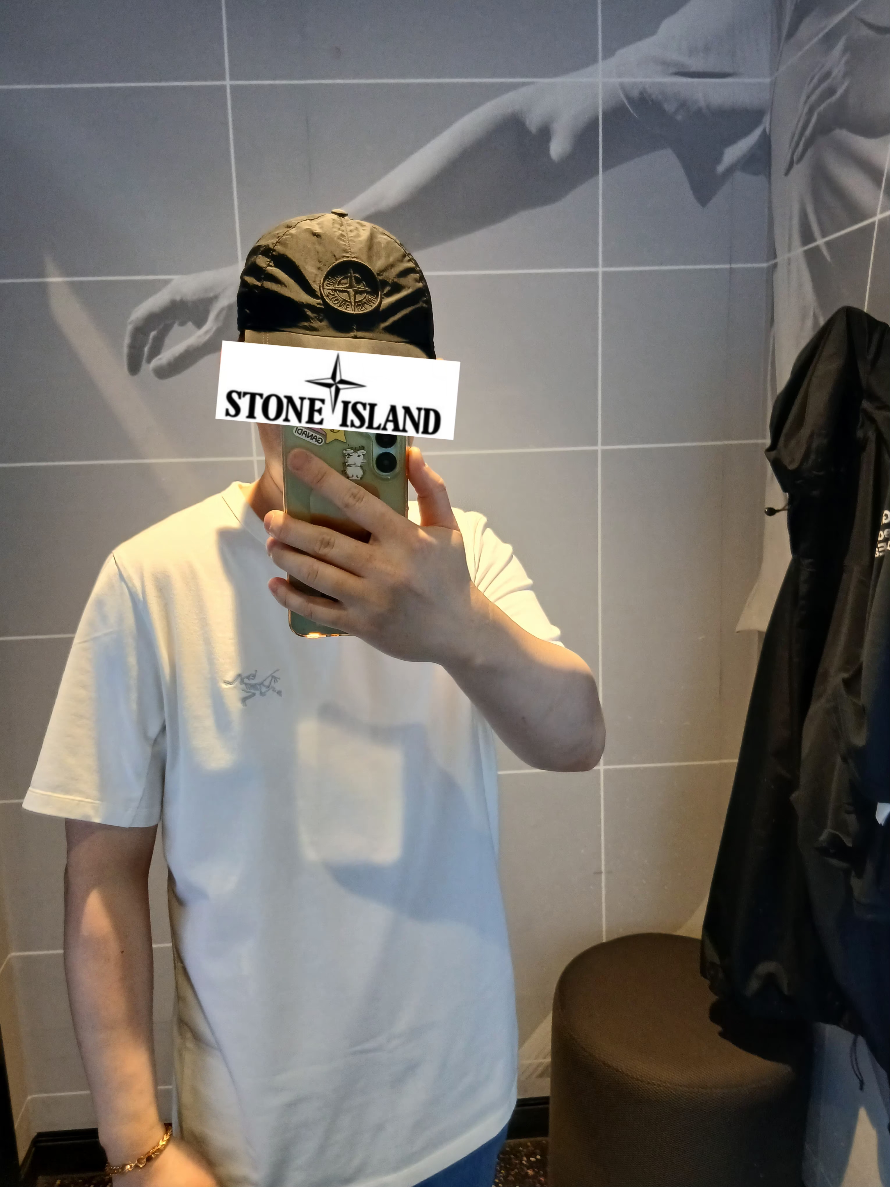 Nike ACG Dri-Fit T-Shirt Summit White - Asia, Stone Island 9100011 Nylon Metal in Econyl Baseball Cap with Drawcord Compass Embroidery Black 착용 스타일 - 3