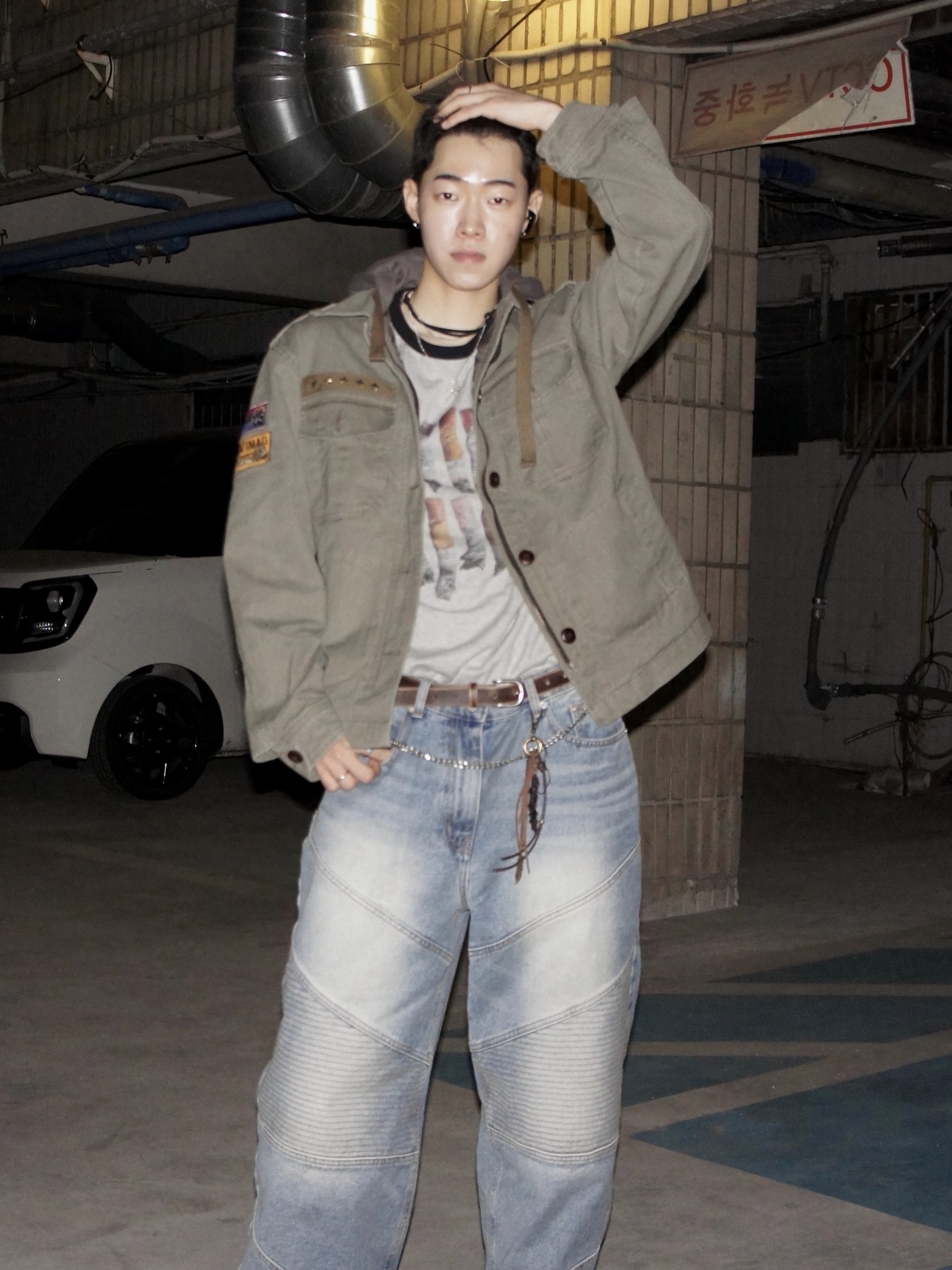 Blue Sunflower Vintage Washed Hooded Jacket, Aakam Washed Zipper Slit Denim Pants Sky Blue 착용 스타일 - 2