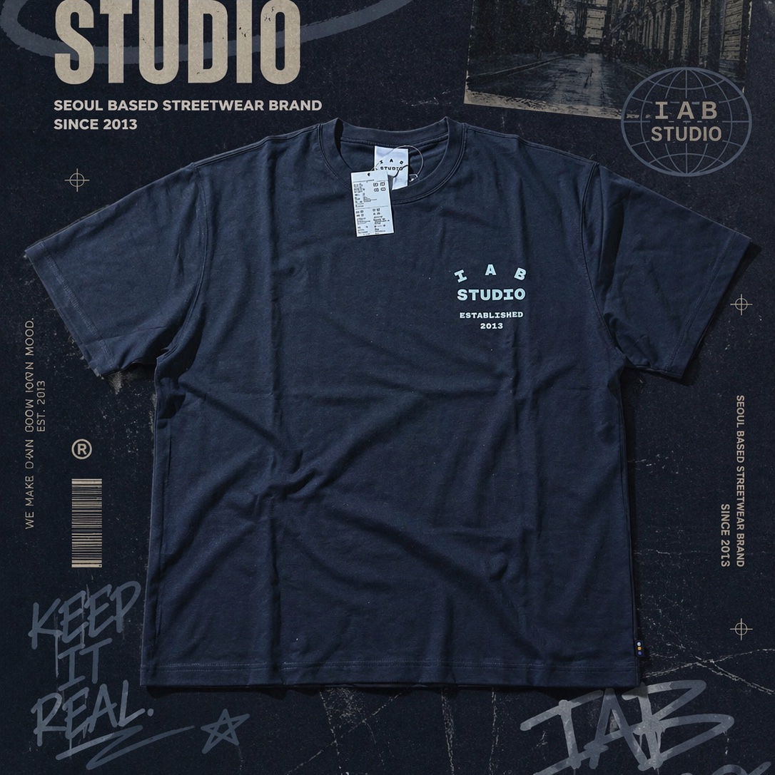 IAB Studio 26 IAB T-Shirt Charcoal White 착용 스타일