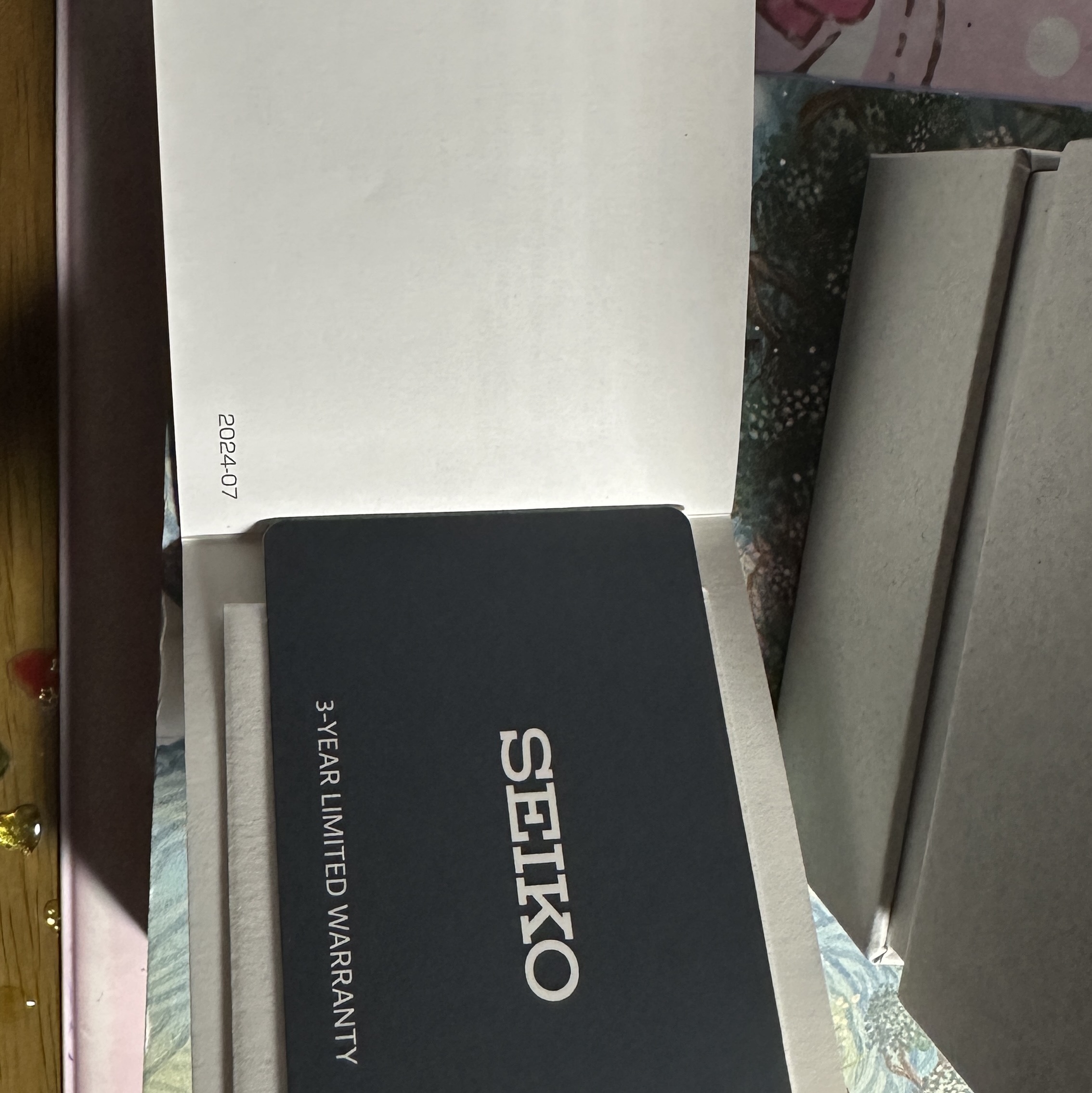 Seiko SWR049P1 28.4mm Black 착용 스타일 - 4