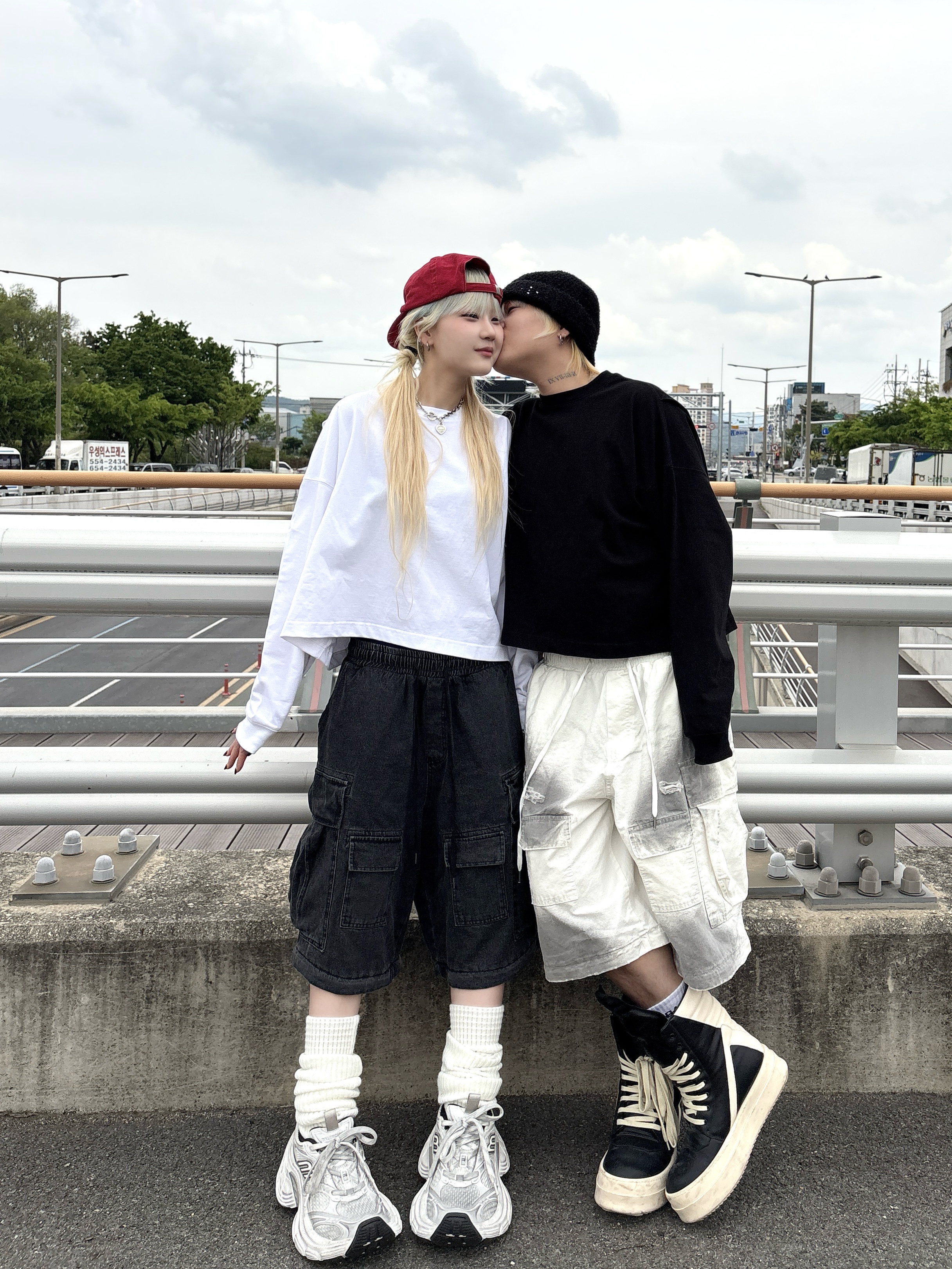 Balenciaga 10XL Sneakers White Black Grey, Rick Owens Mega Bumper Geobasket Black Milk 착용 스타일 - 4