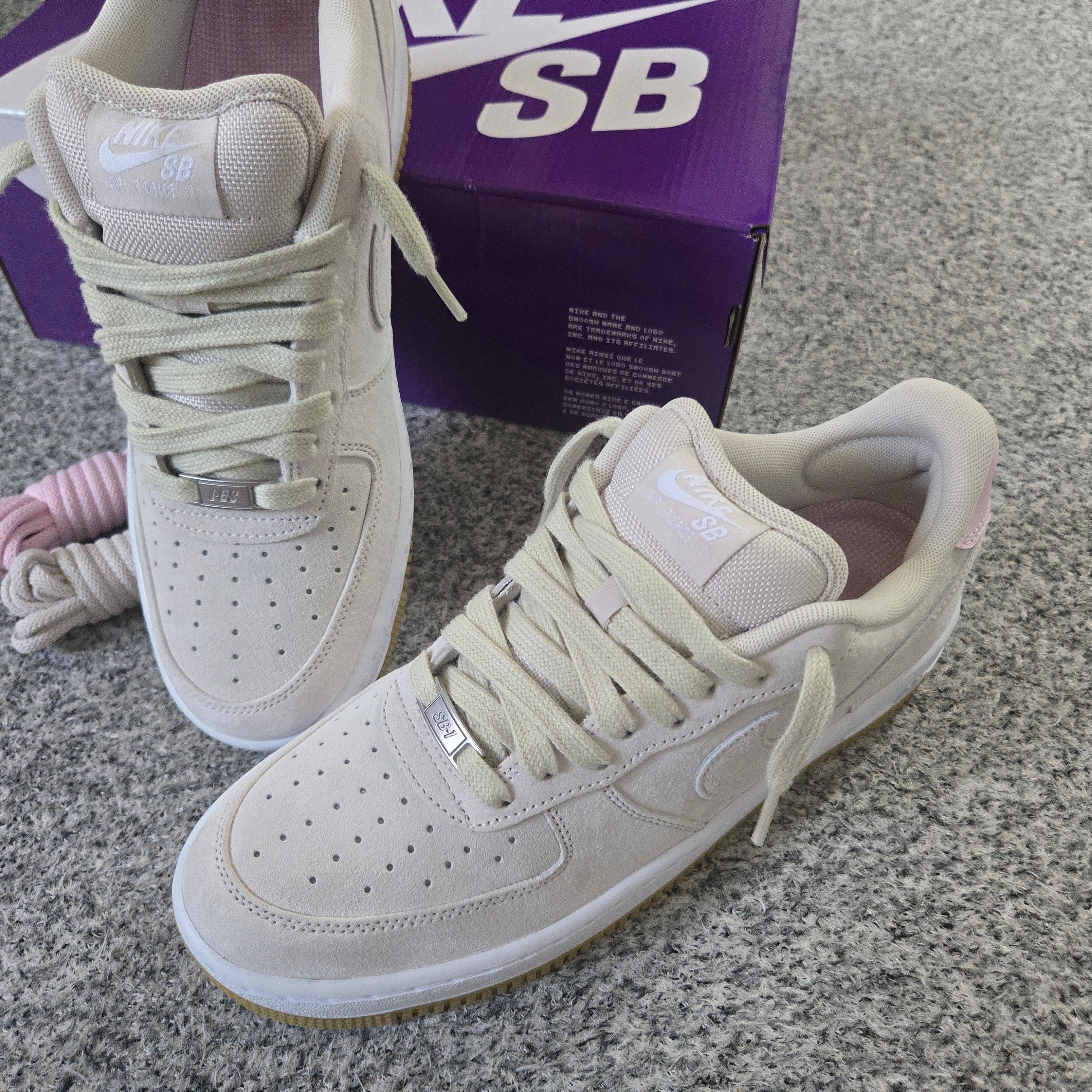 Nike SB Air Force 1 Low Light Orewood Brown and Pink Foam 착용 스타일 - 2