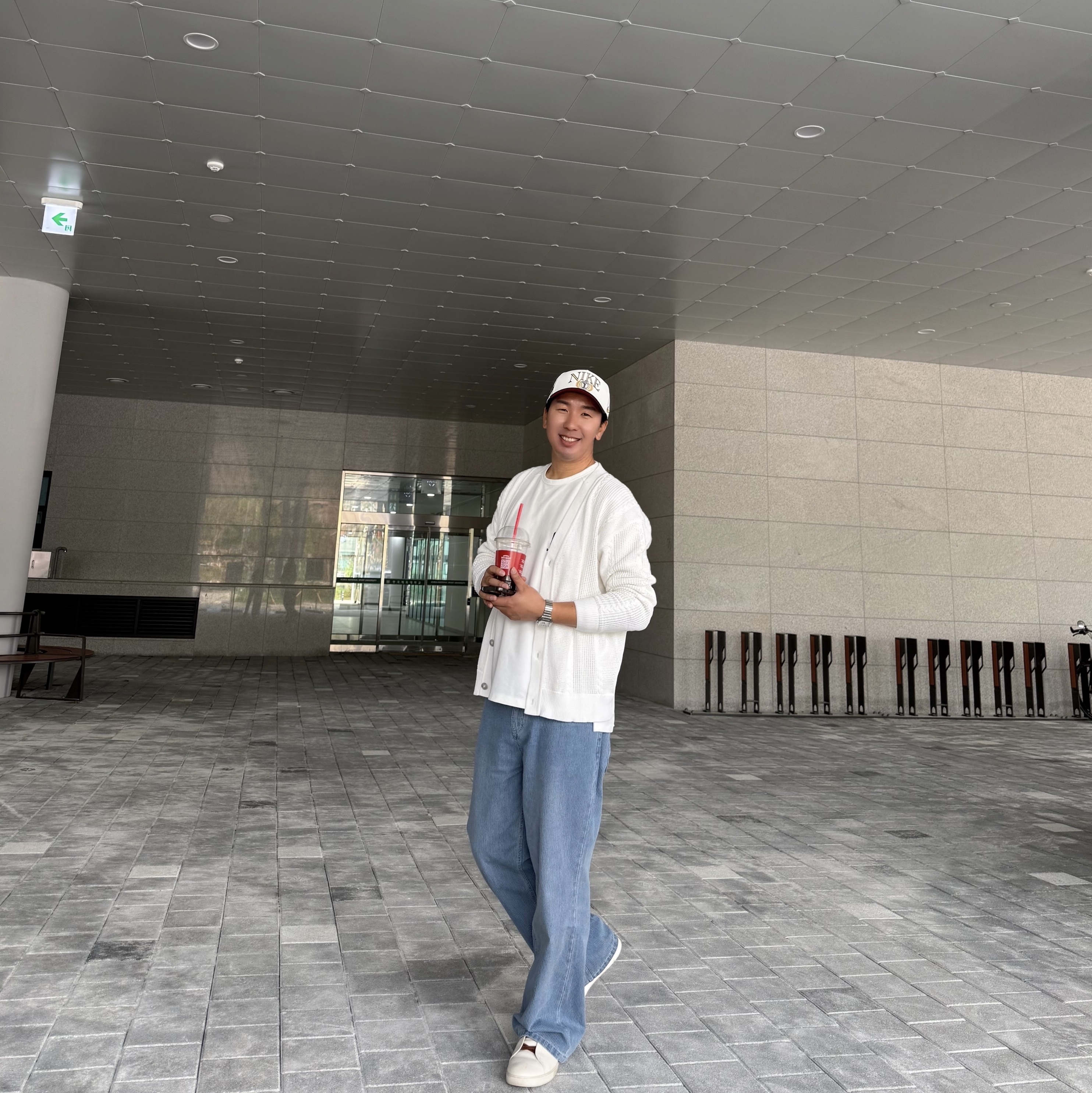 Nike Rise Structured A Frame Cap Sail Midnight Navy, Zegna Deerskin Triple Stitch Sneakers Off White 착용 스타일 - 2
