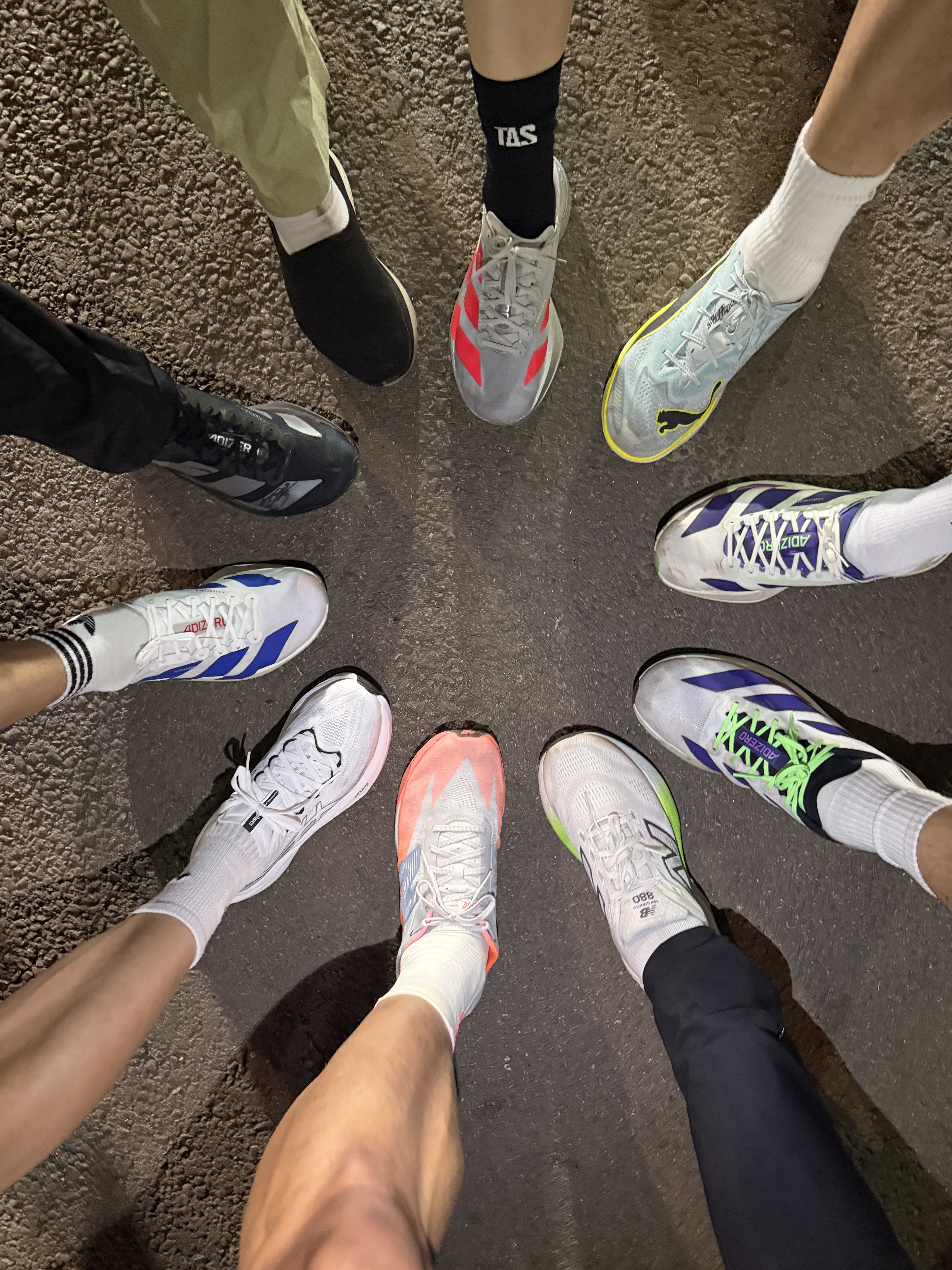 Puma Deviate Nitro Elite 4 Fresh Water Lemon Crush, Asics Superblast 3 White Black 착용 스타일