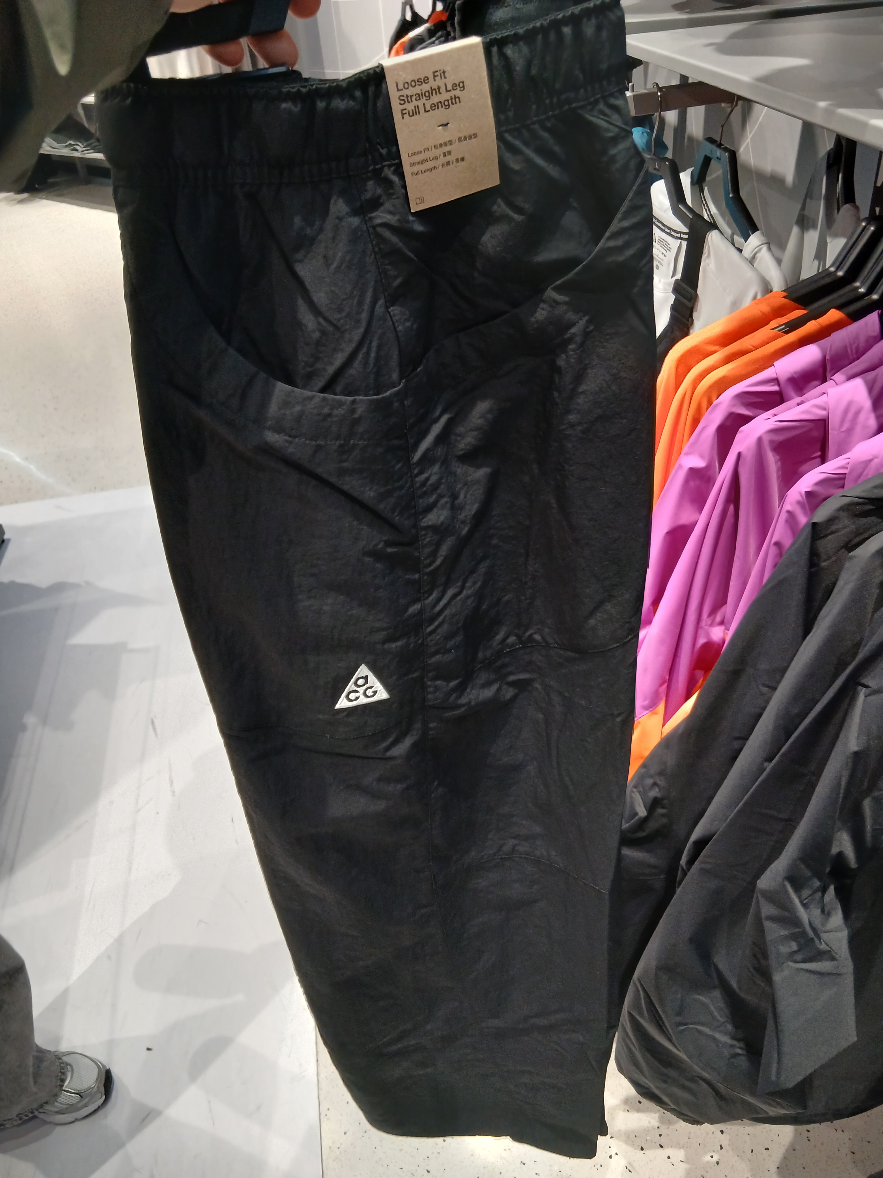 Nike ACG Five Towers UV Protection Jacket Anthracite Summit White - Asia, Nike ACG Second Sunrise Dri-Fit ADV 5 Inch Brief Lined Shorts Black Anthracite - Asia 착용 스타일 - 6
