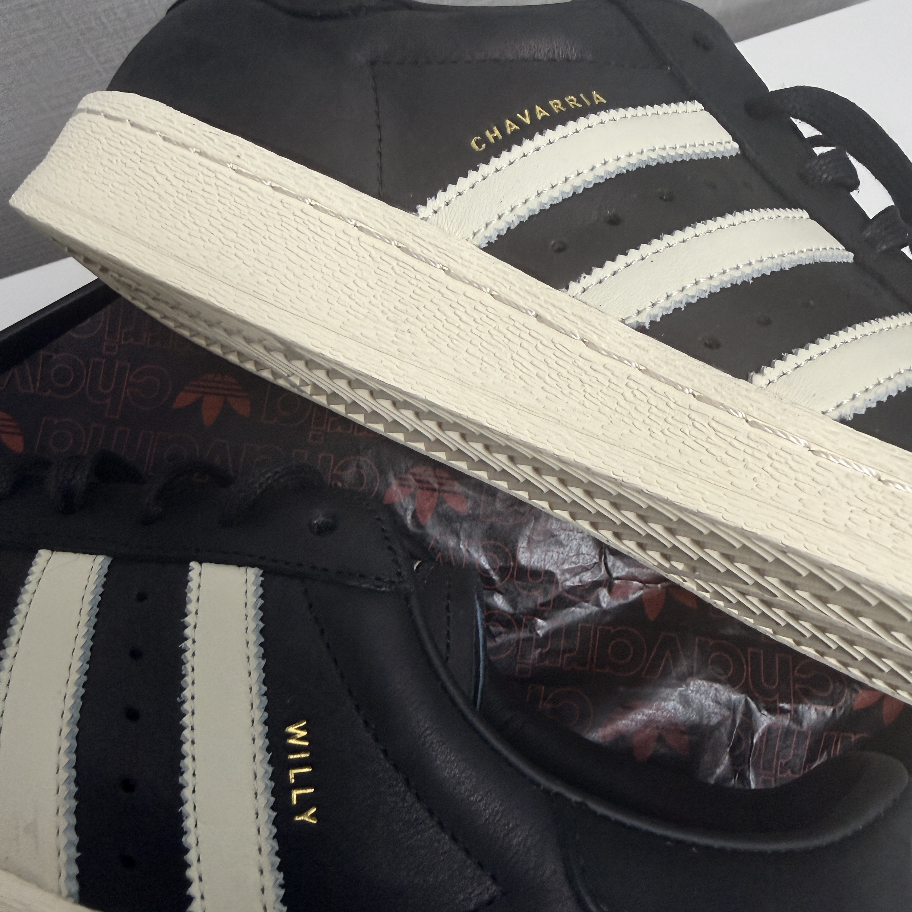 Adidas x Willy Chavarria Superstar Core Black Cream White 착용 스타일 - 4